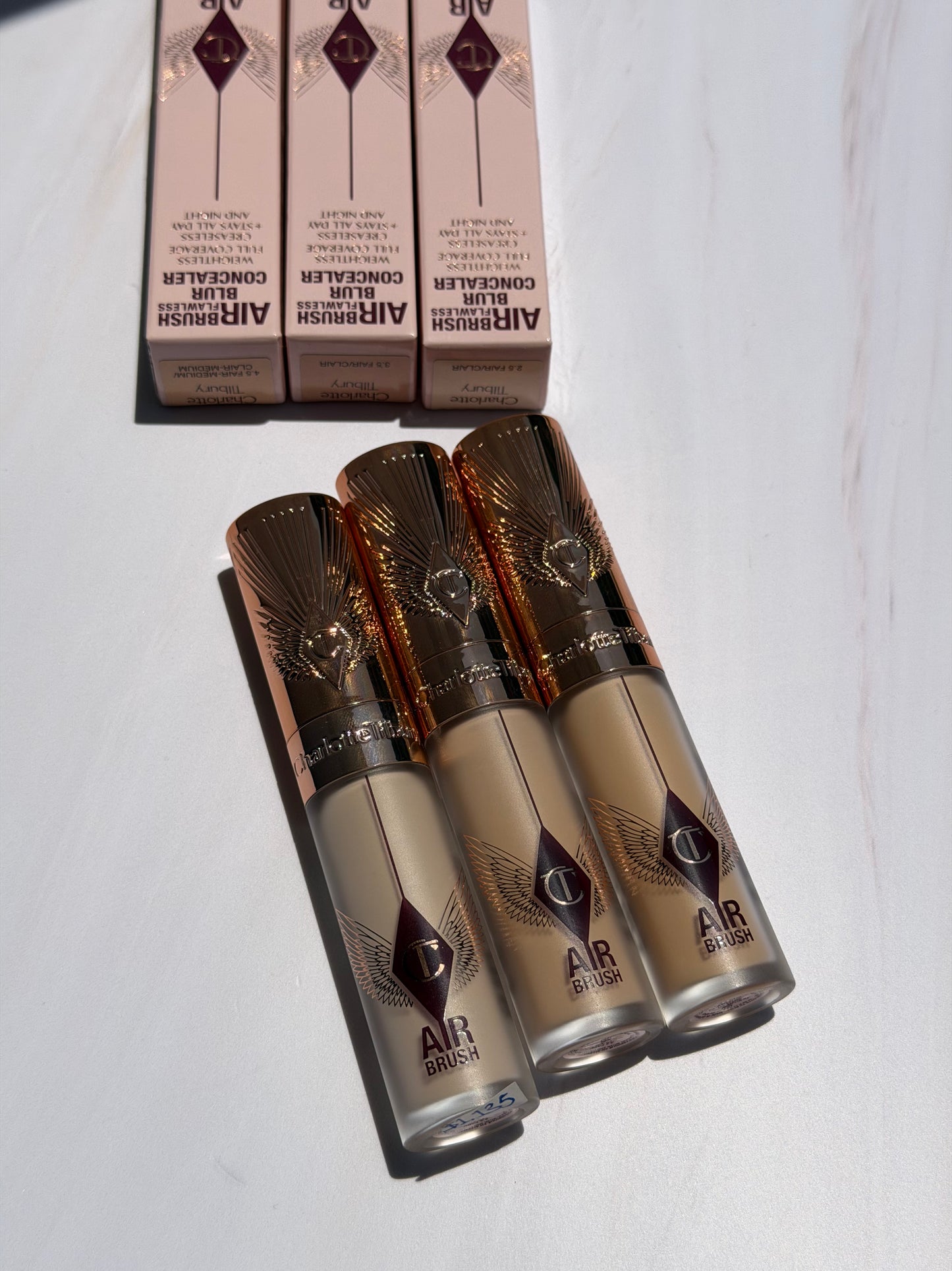 Charlotte Tilbury 
Airbrush Flawless Crease-Proof Long-Wear Blur Concealer with Hyaluronic Acid