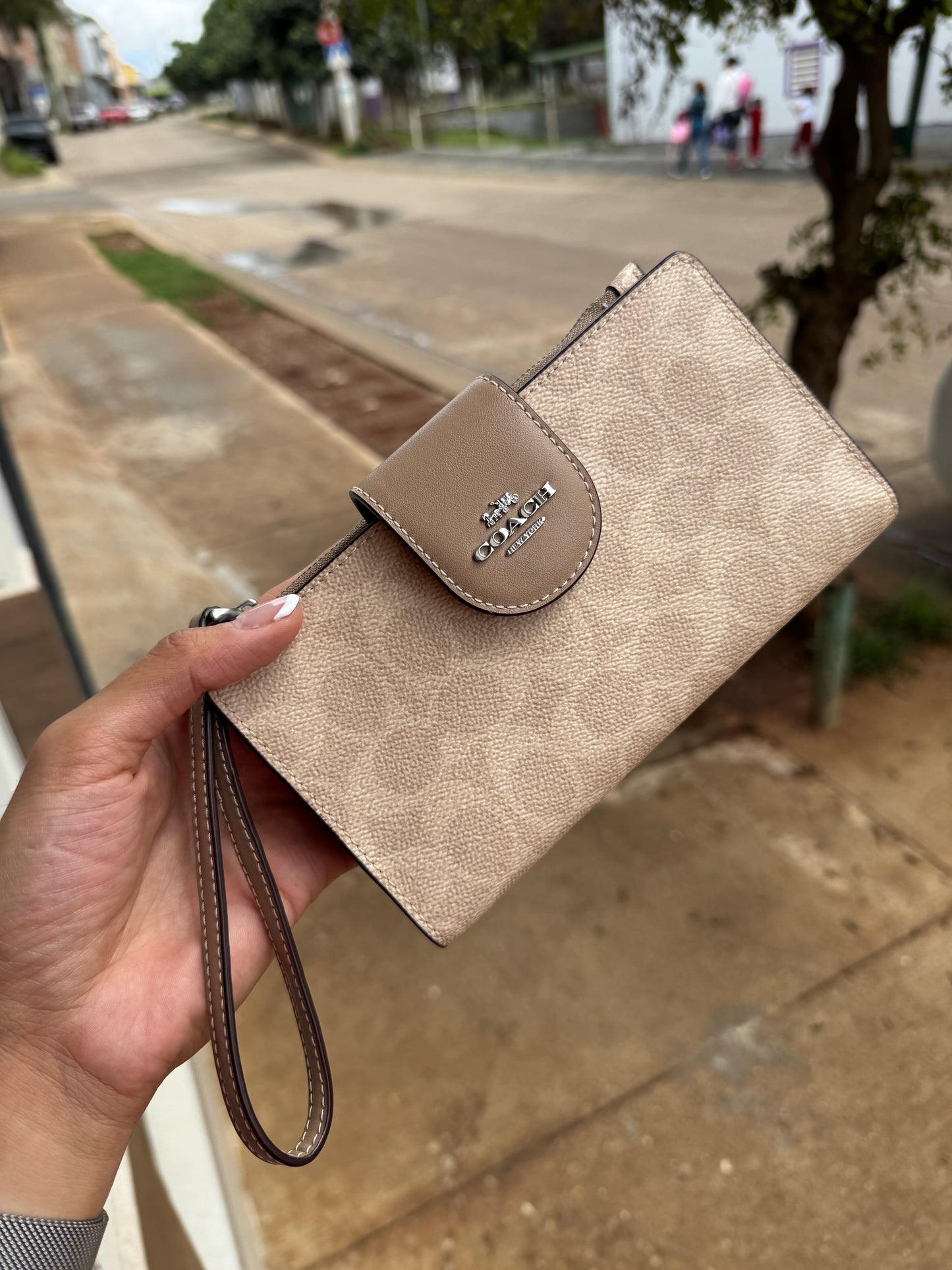 Phone Wallet COACH In Signature Canvas Silver/Sand/Taupe