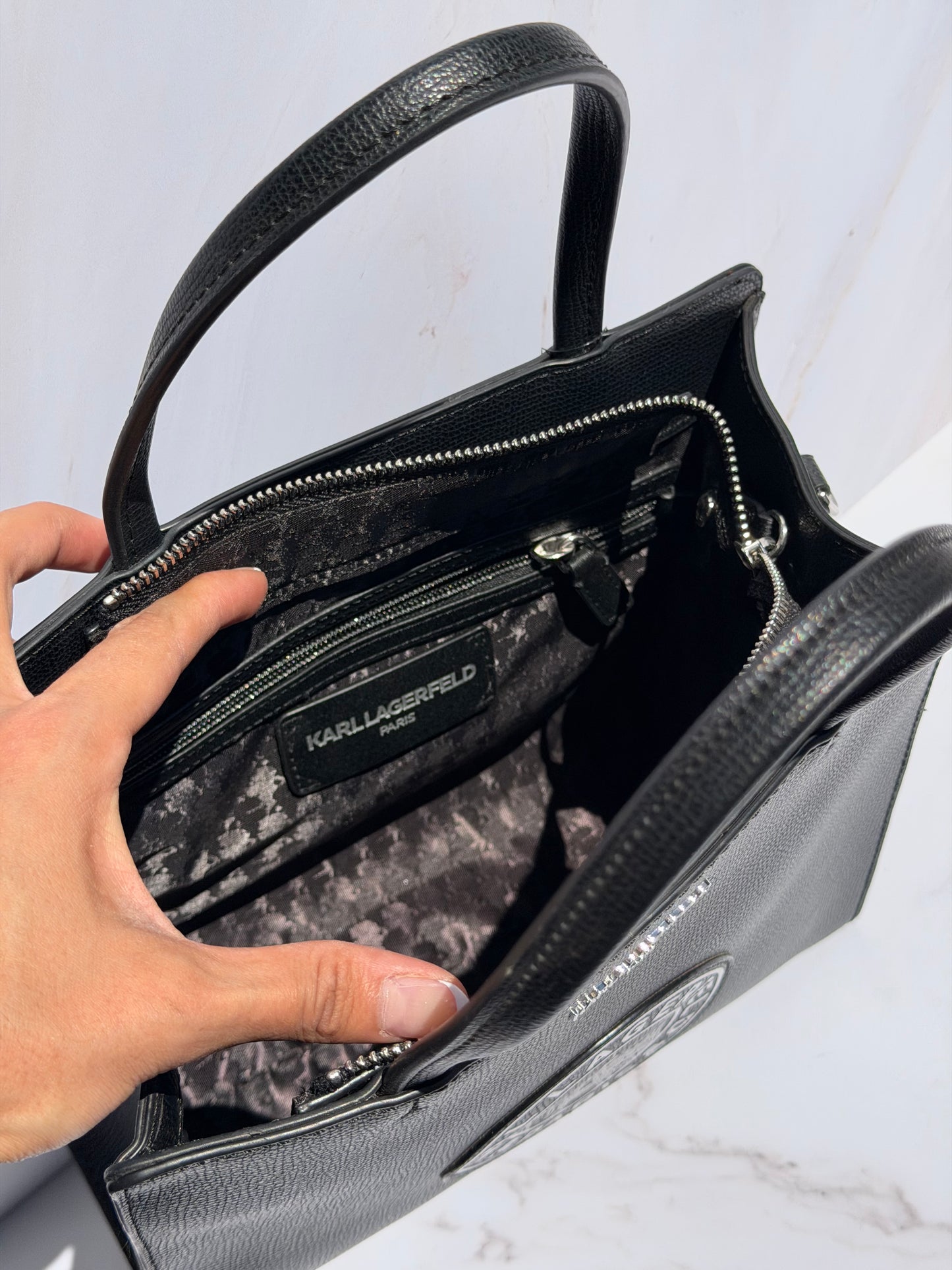 Crossbody Karl Lagerfeld con Strap grueso Negra
