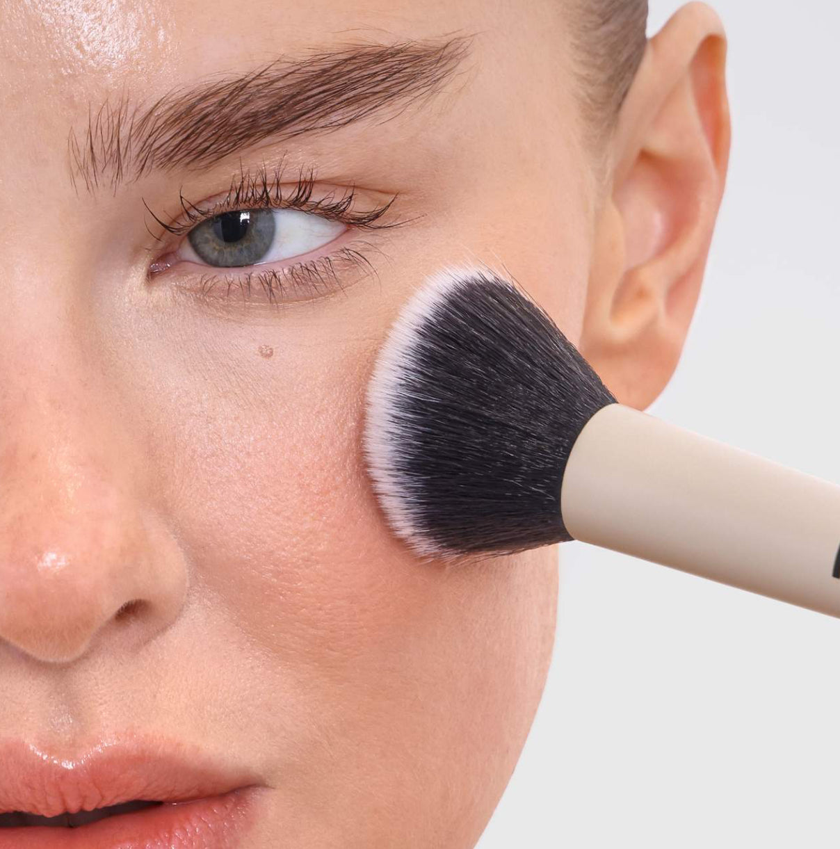 REFY Dual Ended Complexion Brush