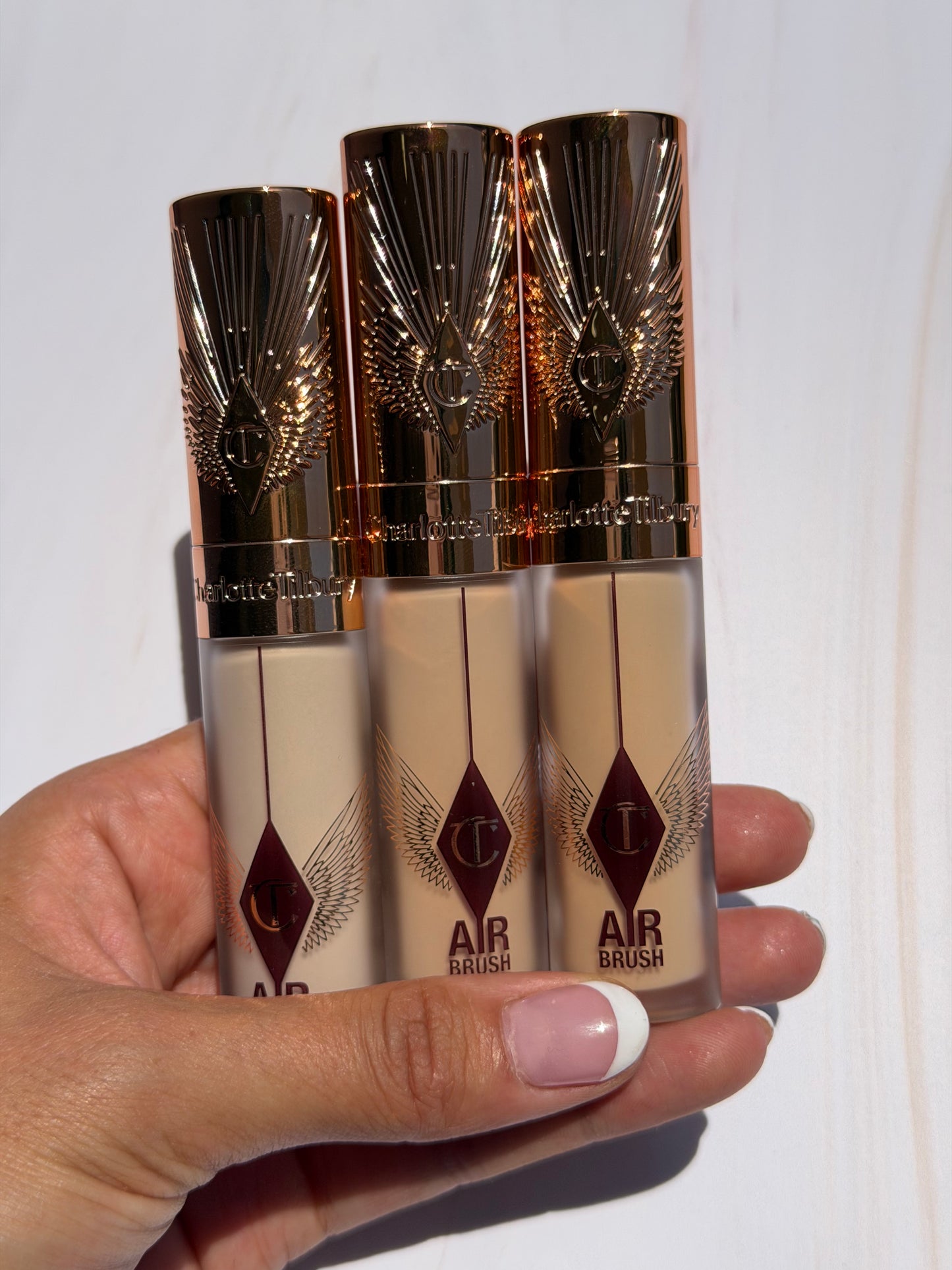 Charlotte Tilbury 
Airbrush Flawless Crease-Proof Long-Wear Blur Concealer with Hyaluronic Acid