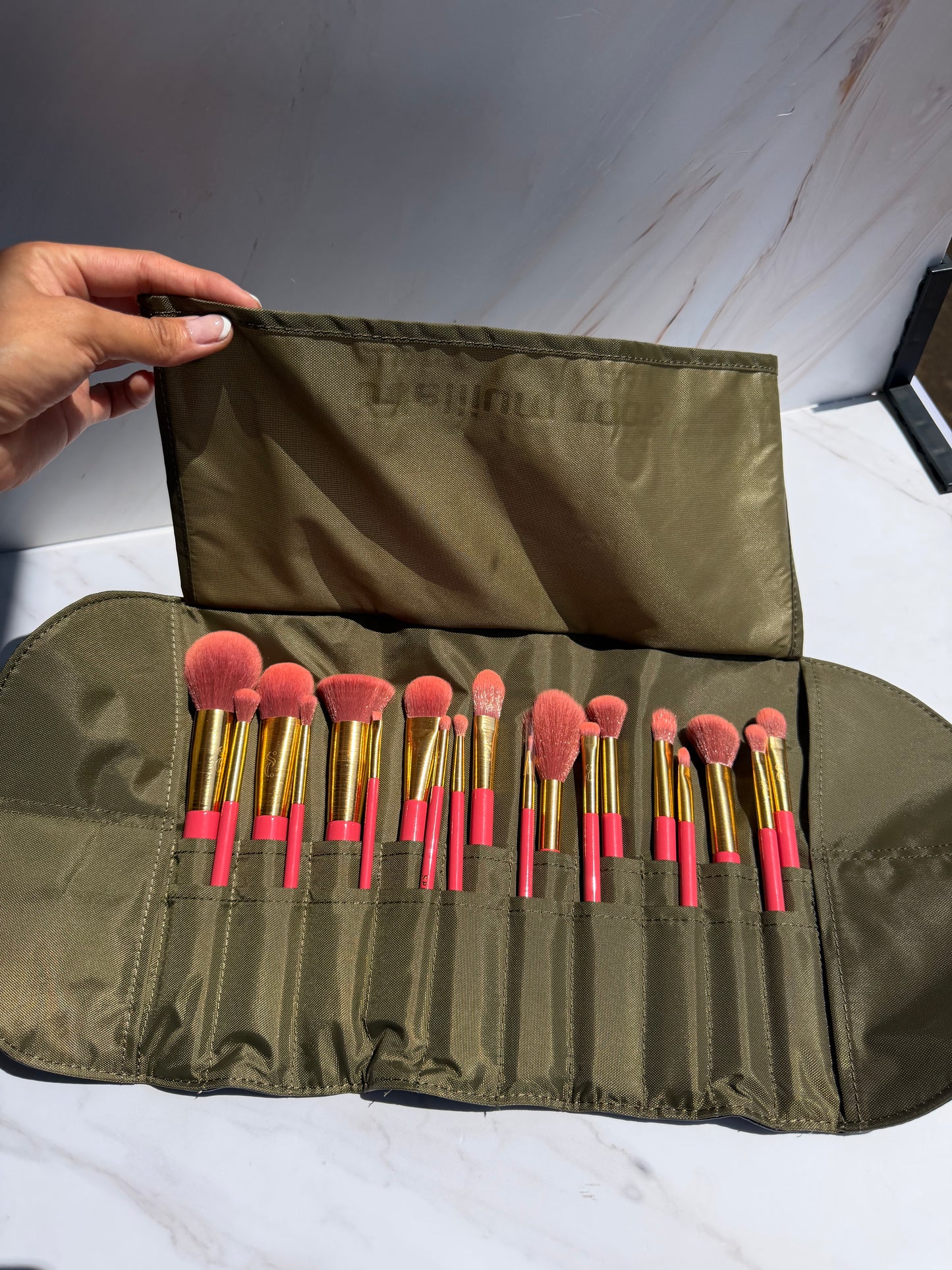 Estuche de brochas Bdellium tools (no incluye brochas)