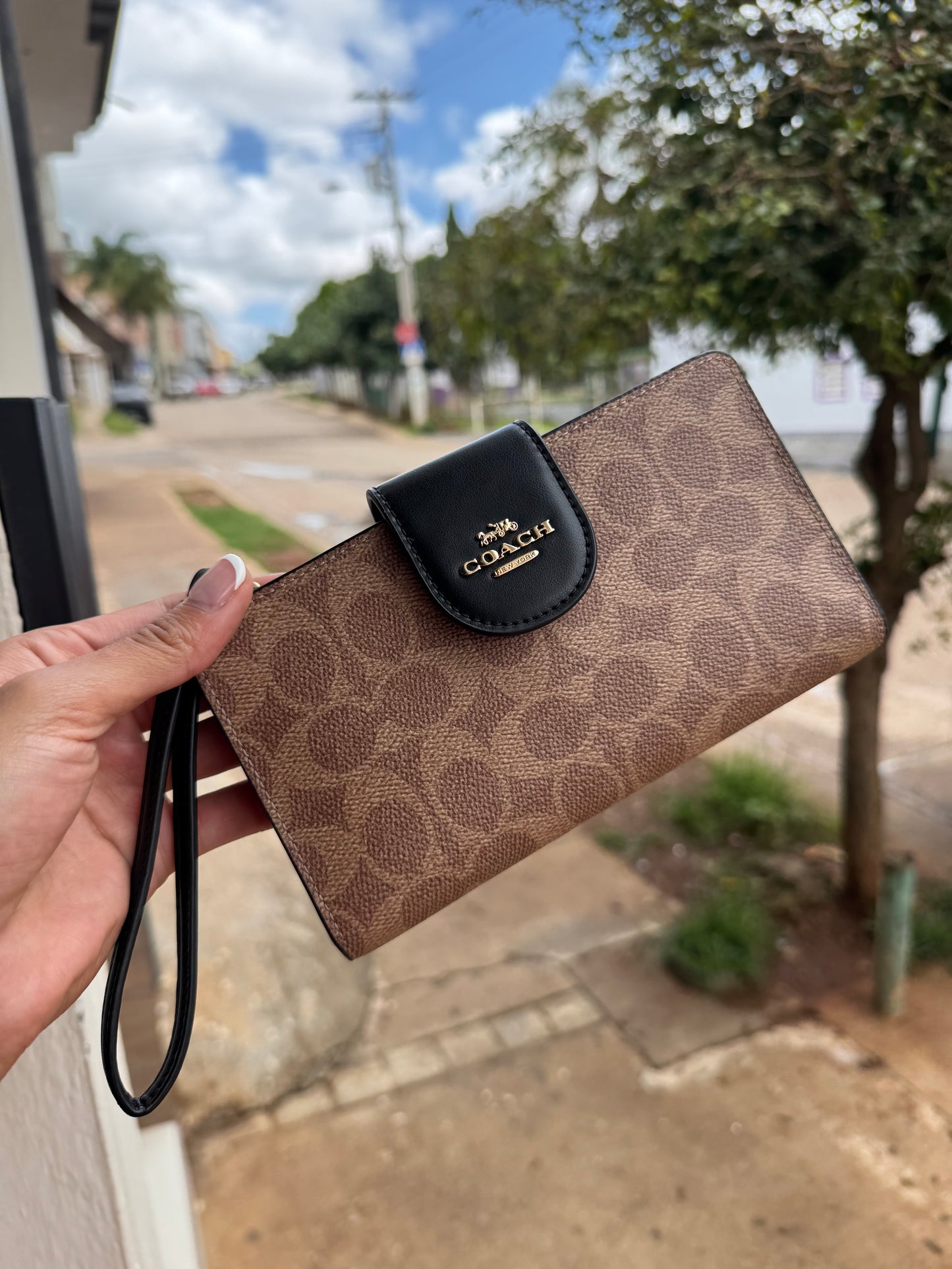 Phone Wallet COACH In Signature Canvas Gold/Tan/Black