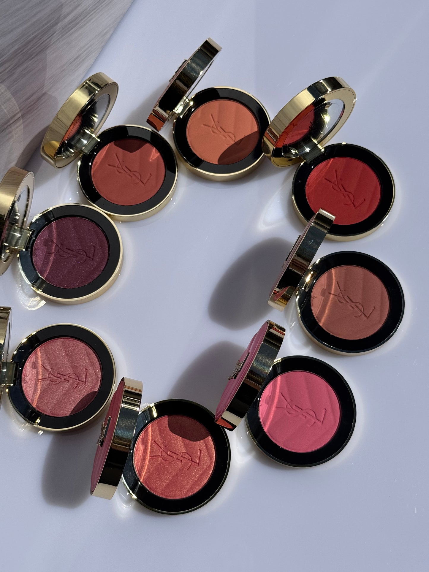 Yves Saint Laurent Make Me Blush 24H Buildable Powder Blush Tono- 37 PEACHY NUDE