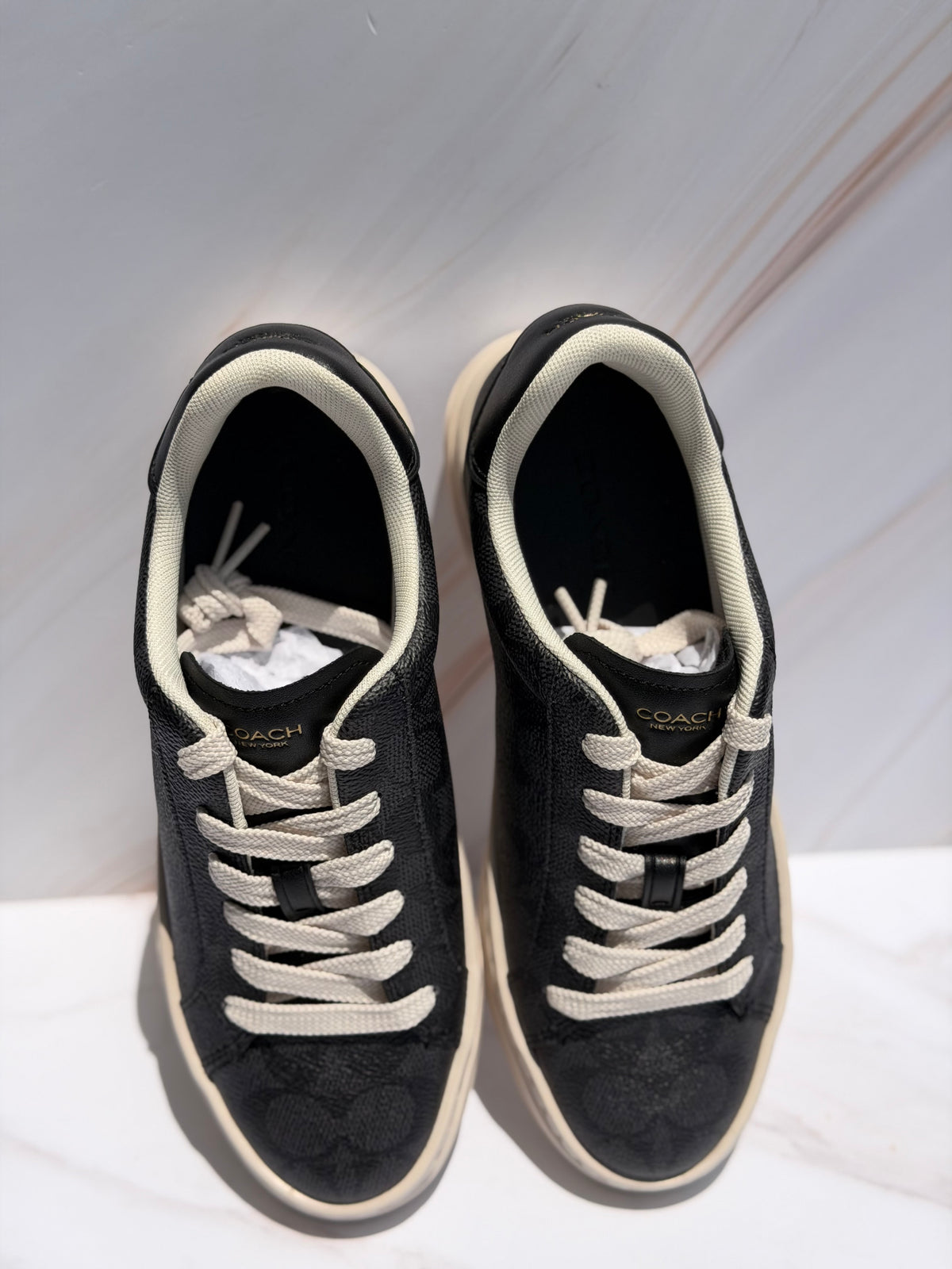 Tenis COACH talla 24mx negros con logo