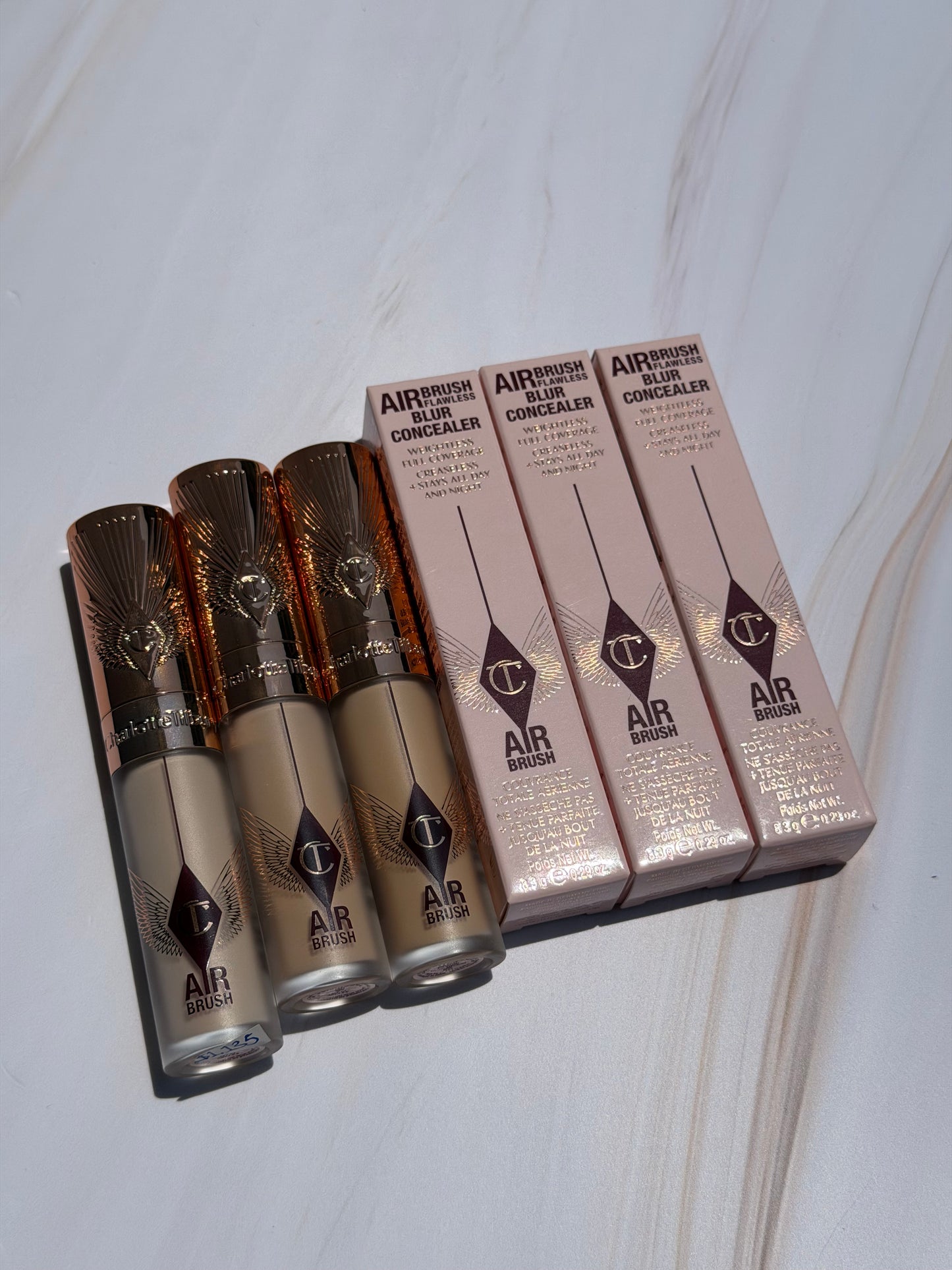 Charlotte Tilbury 
Airbrush Flawless Crease-Proof Long-Wear Blur Concealer with Hyaluronic Acid