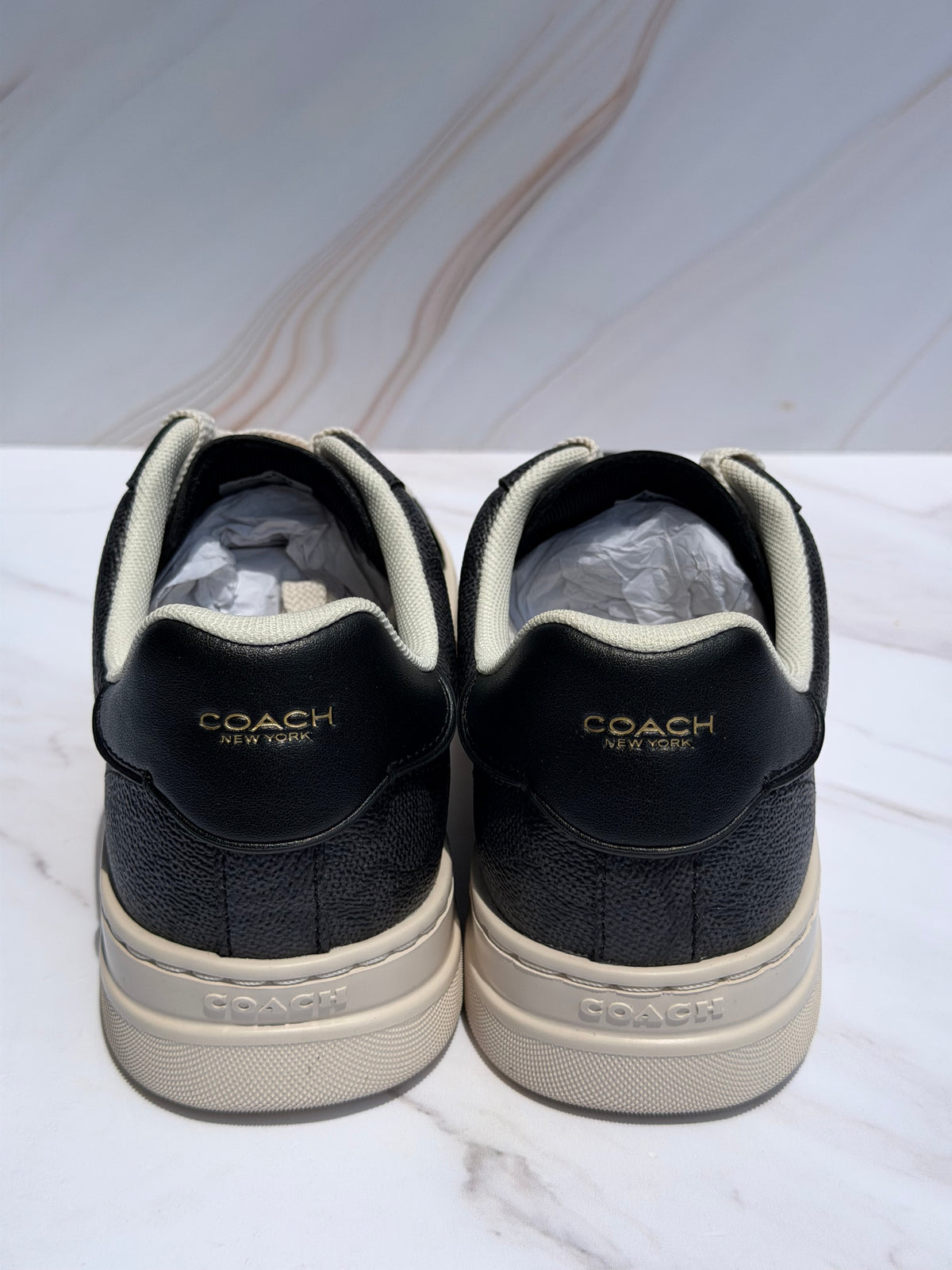 Tenis COACH talla 24mx negros con logo