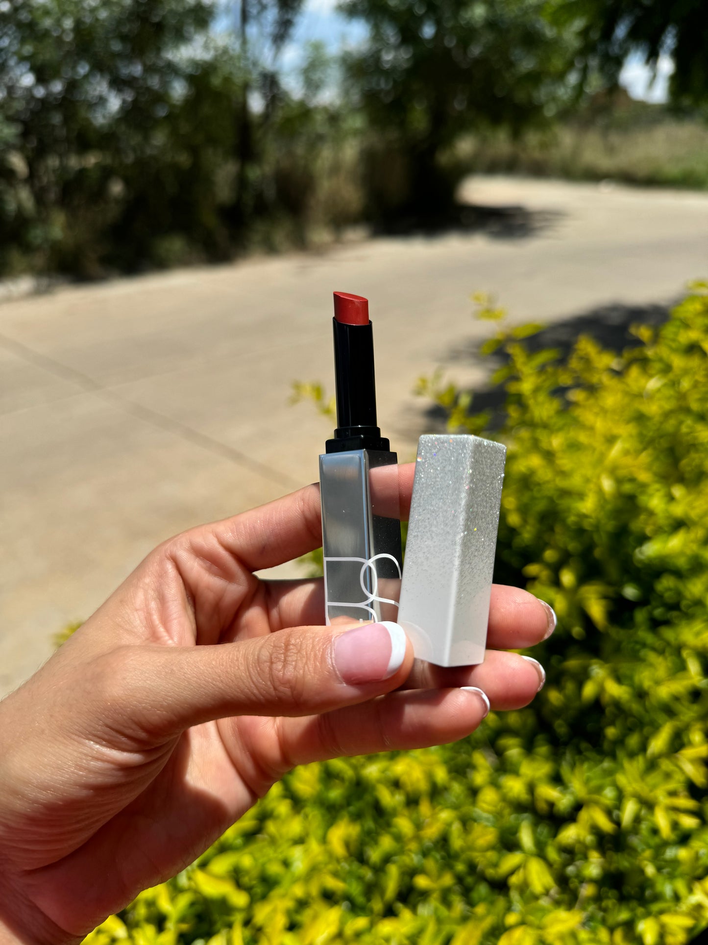 POWERMATTE LIPSTICK NARS- TOO HOT TO HOLD 133