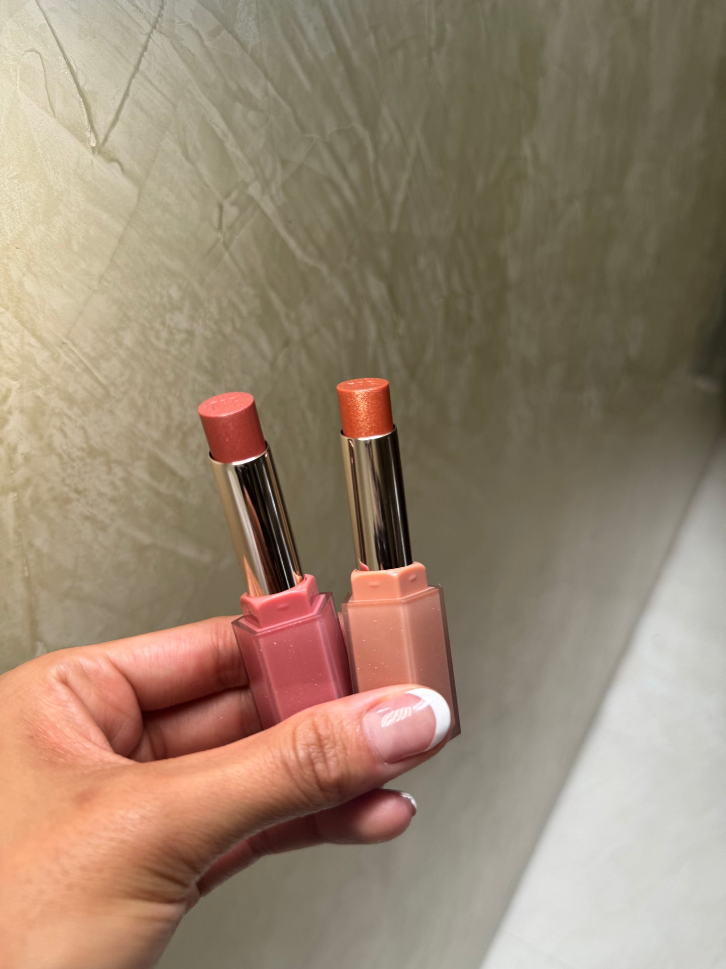 Fenty Beauty by Rihanna Gloss Bomb Stix High-Shine Gloss Stick TONO- FU$$Y 02