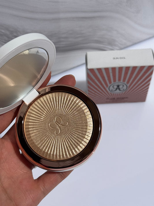 Anastasia Beverly Hills Glow Seeker Champagne Gold Powder Highlighter Tono- SUN IDOL