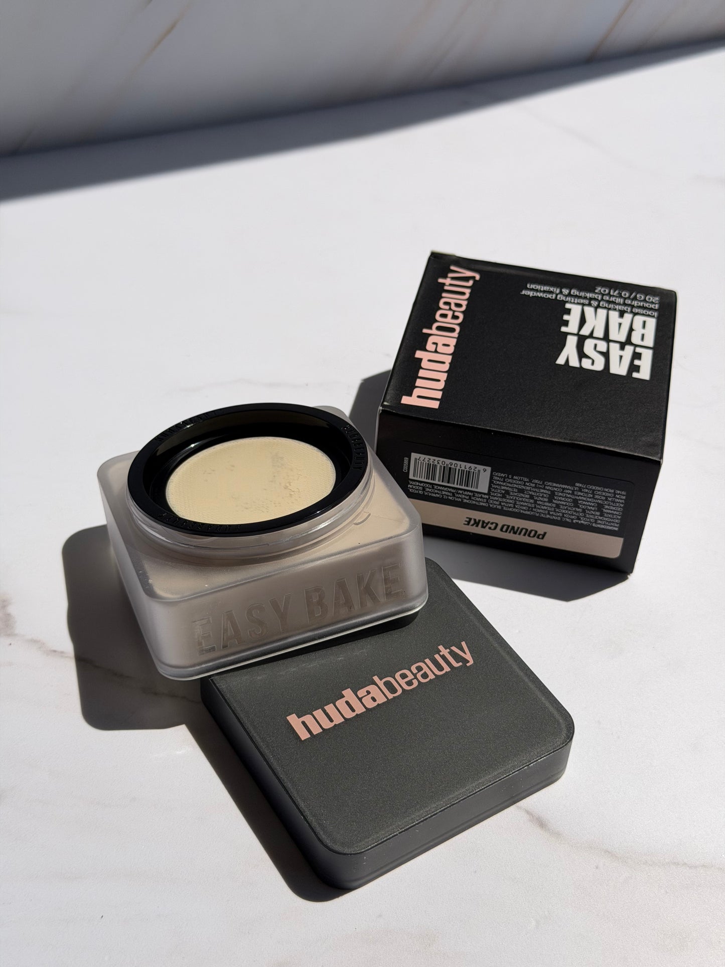 HUDA BEAUTY -Easy Bake Blurring Loose Baking & Setting Powder POUND CAKE