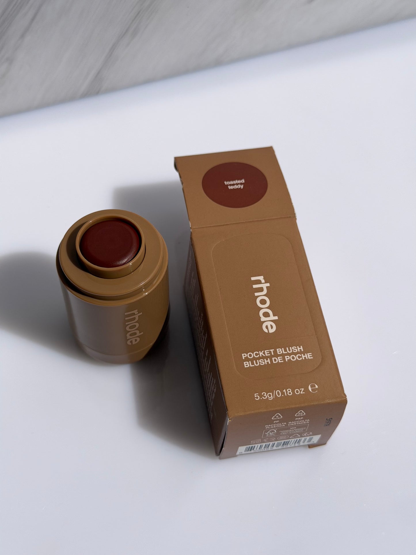 Pocket Blush Rhode tono Toasted Teddy