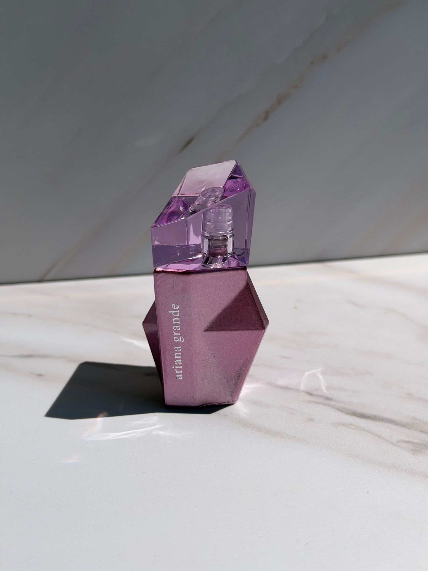 Ariana Grande- Mini r.e.m. Cherry Eclipse 2 Piece Set 6.5ml (sin caja)