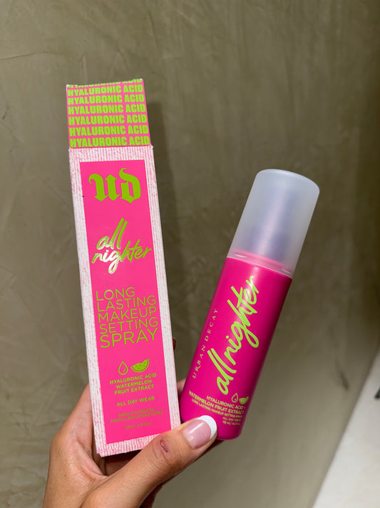 Urban Decay 
All Nighter Hydrating Hyaluronic Acid Dewy Setting Spray