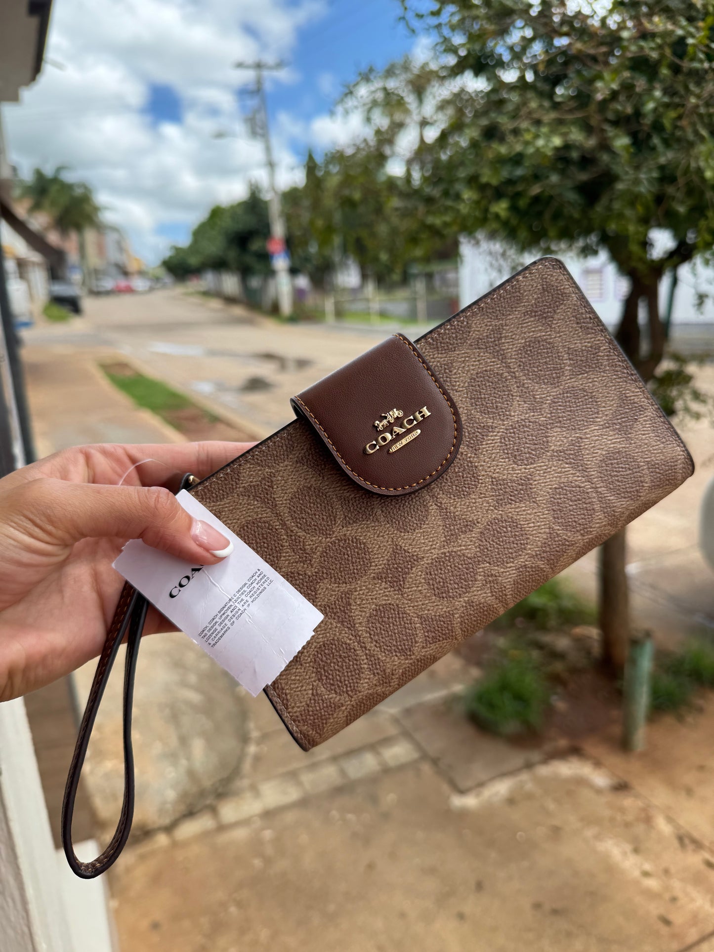 Phone Wallet COACH In Signature Canvas Gold/Tan/Brown