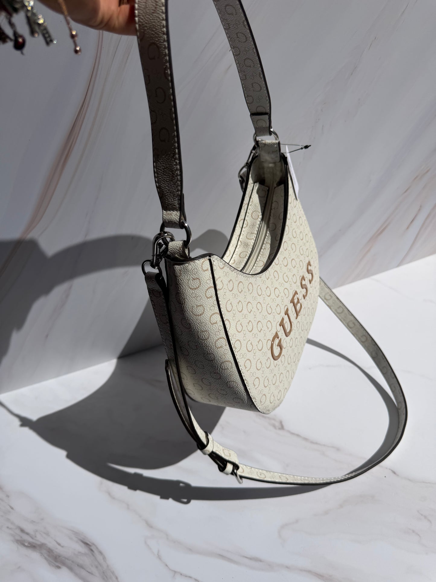 Crossbody GUESS Blanca con Logo