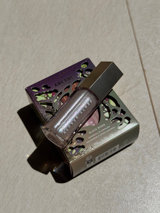 FENTY BEAUTY- Gloss Bomb Universal Lip Luminizer Tono: Morphic Melt