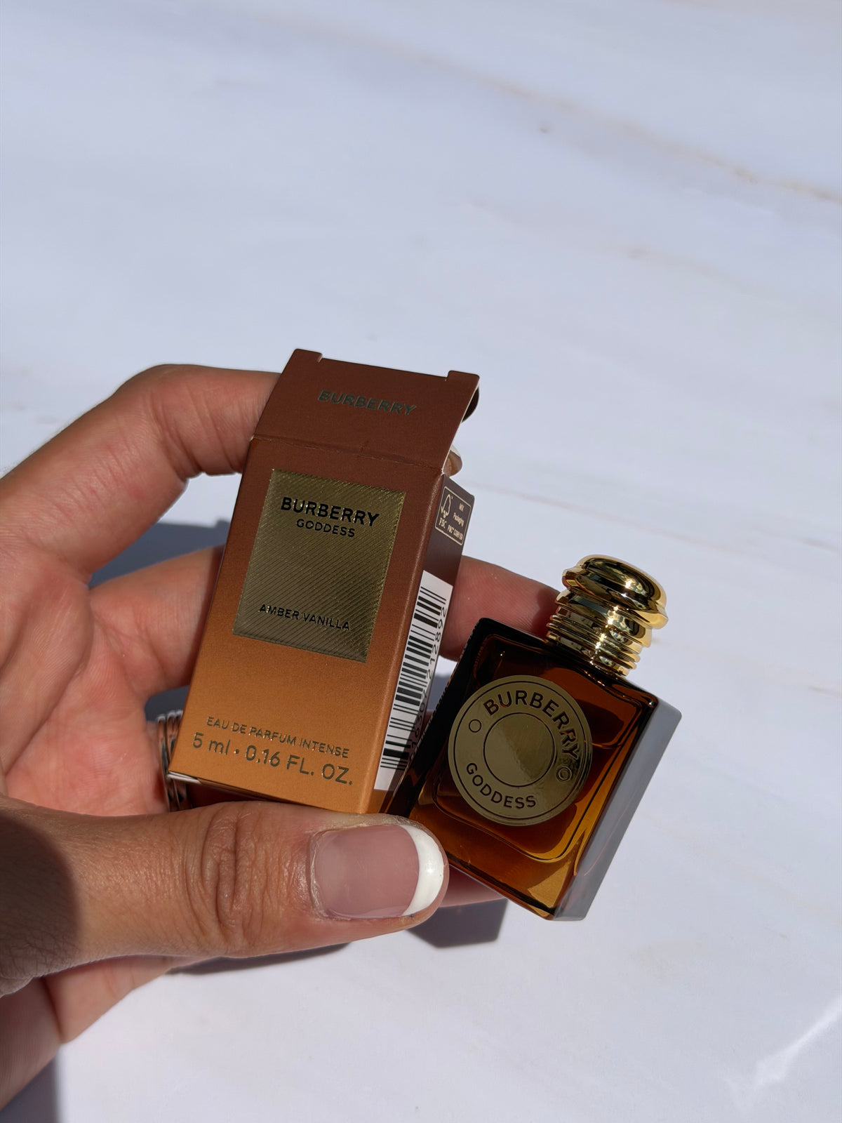 Burberry- Goddess Amber Vanilla Eau de Parfum Intense with Maple Syrup & Amber 5ml