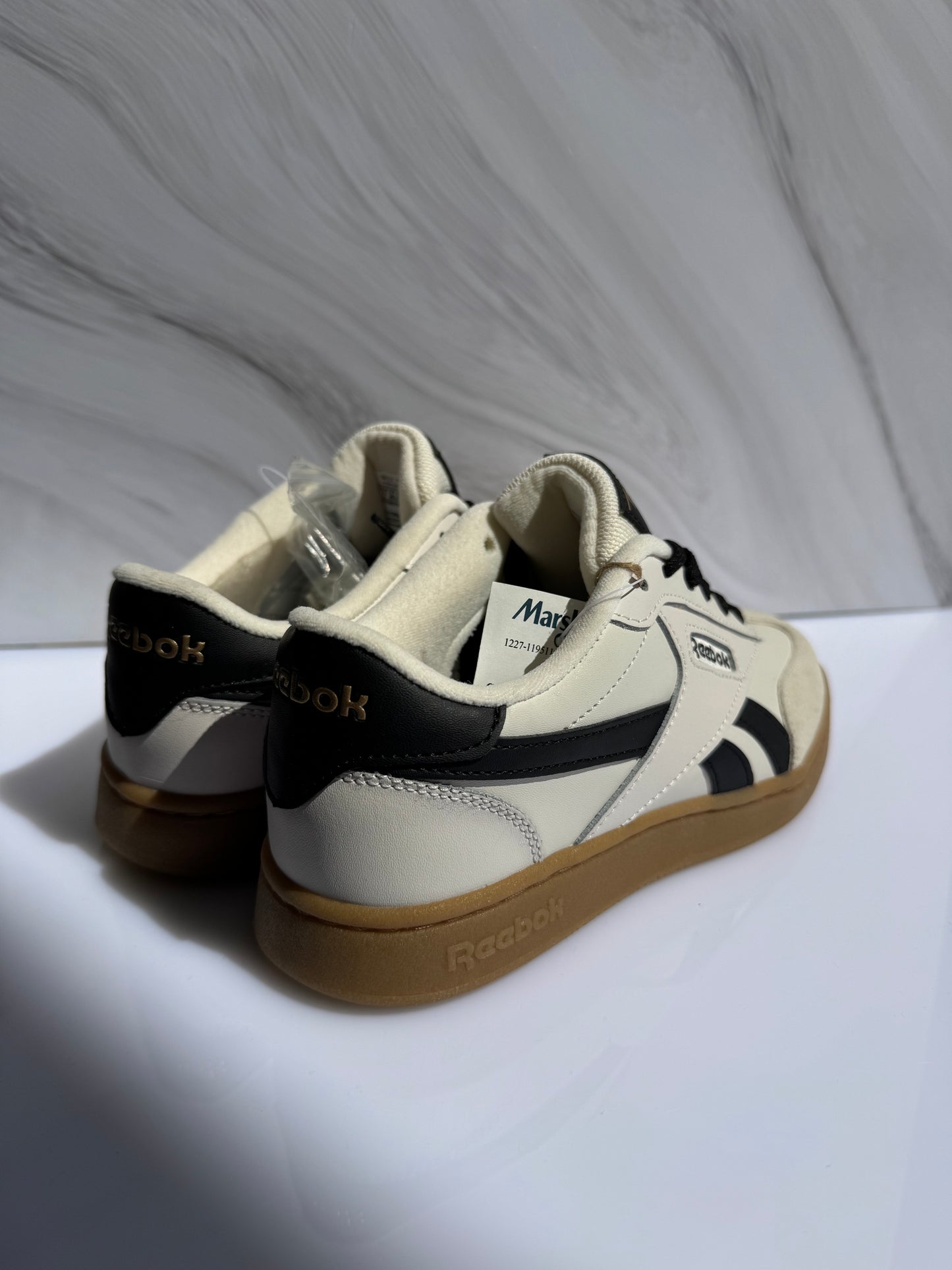 Tenis Reebok 24MX Beige con Negro