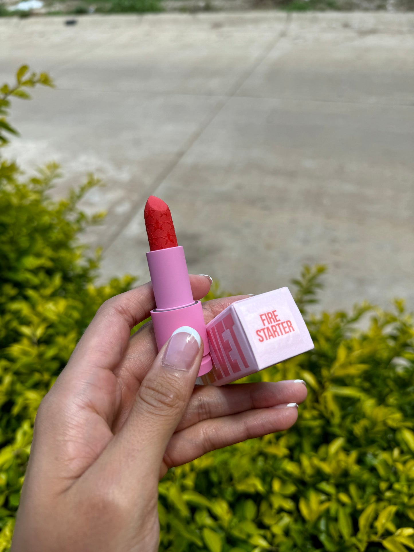 LIPSTICK VELVET TRAP- JEFFREE STAR