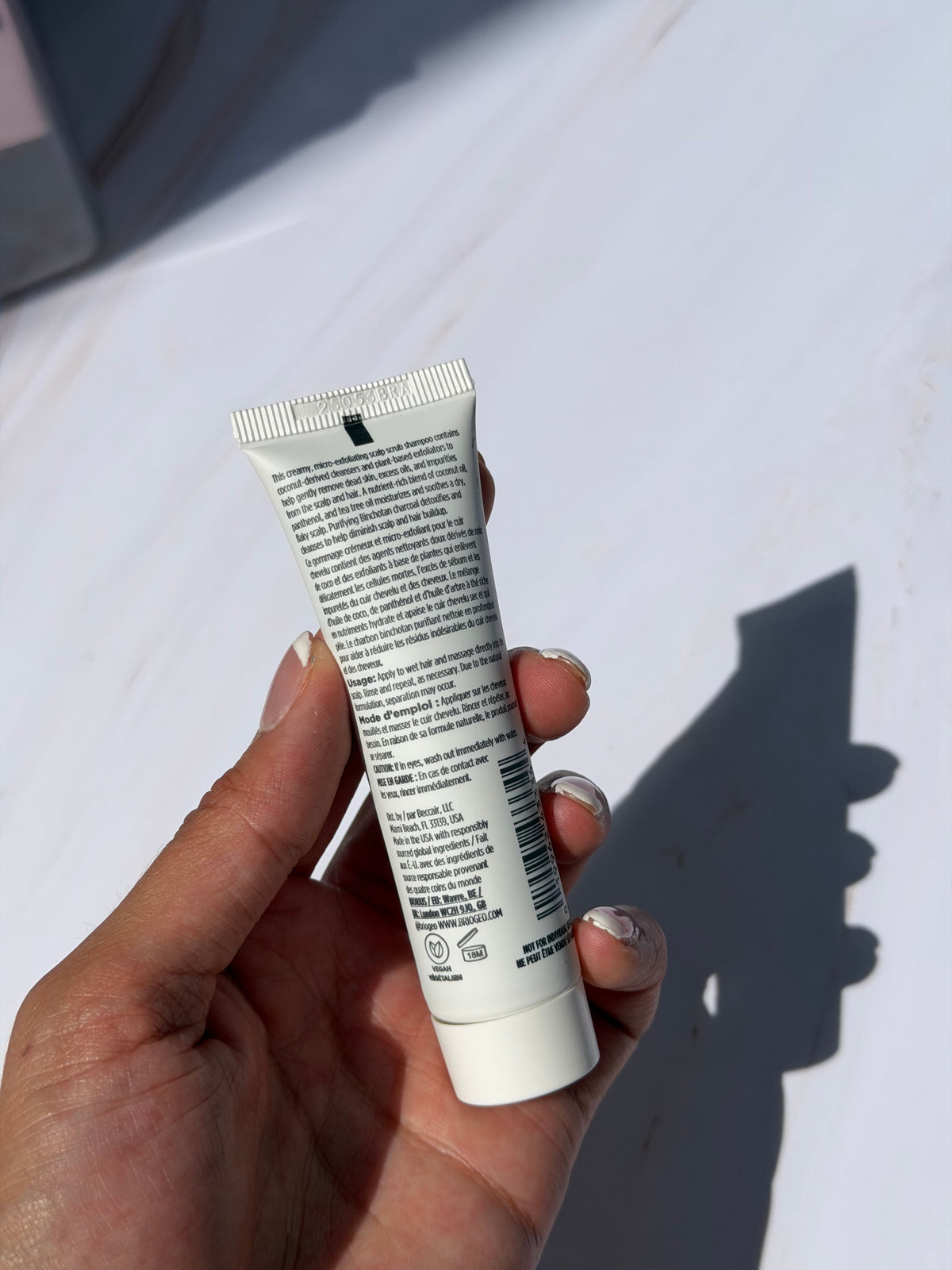 Briogeo- Scalp Revival Charcoal + Coconut Oil Micro-exfoliating Scalp Scrub Shampoo 30ml