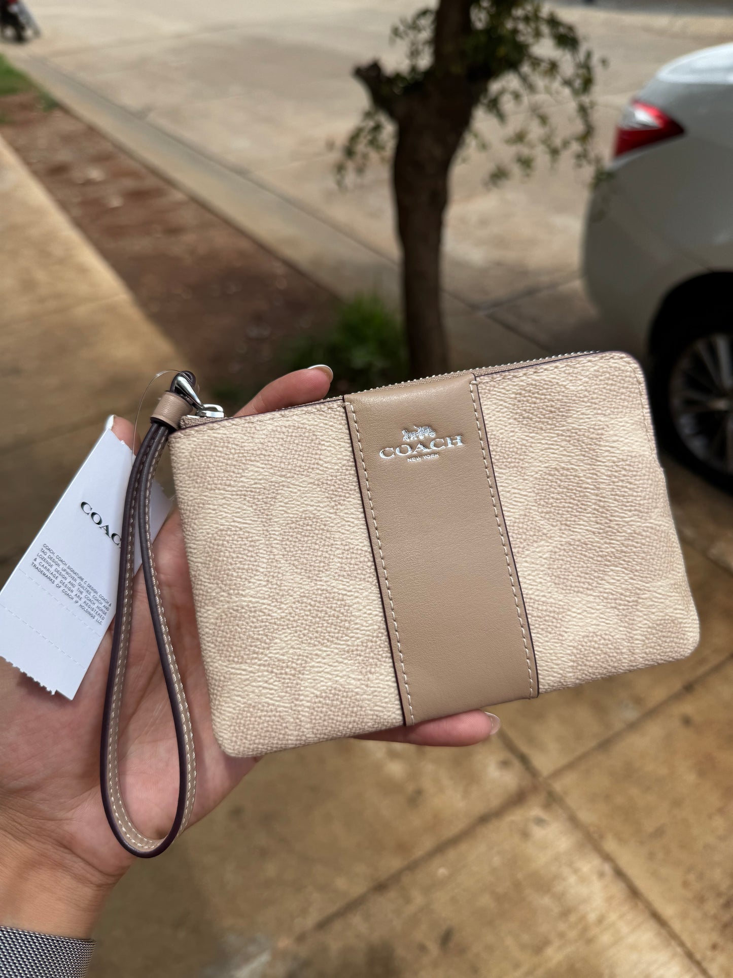 Muñequera Coach In Signature Canvas chica de un cierre Beige Franja Beige