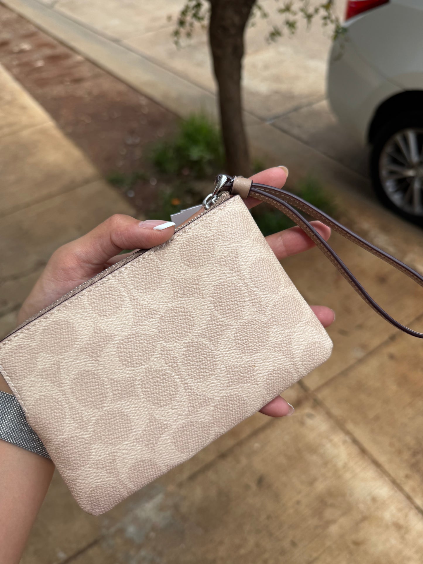 Muñequera Coach In Signature Canvas chica de un cierre Beige Franja Beige