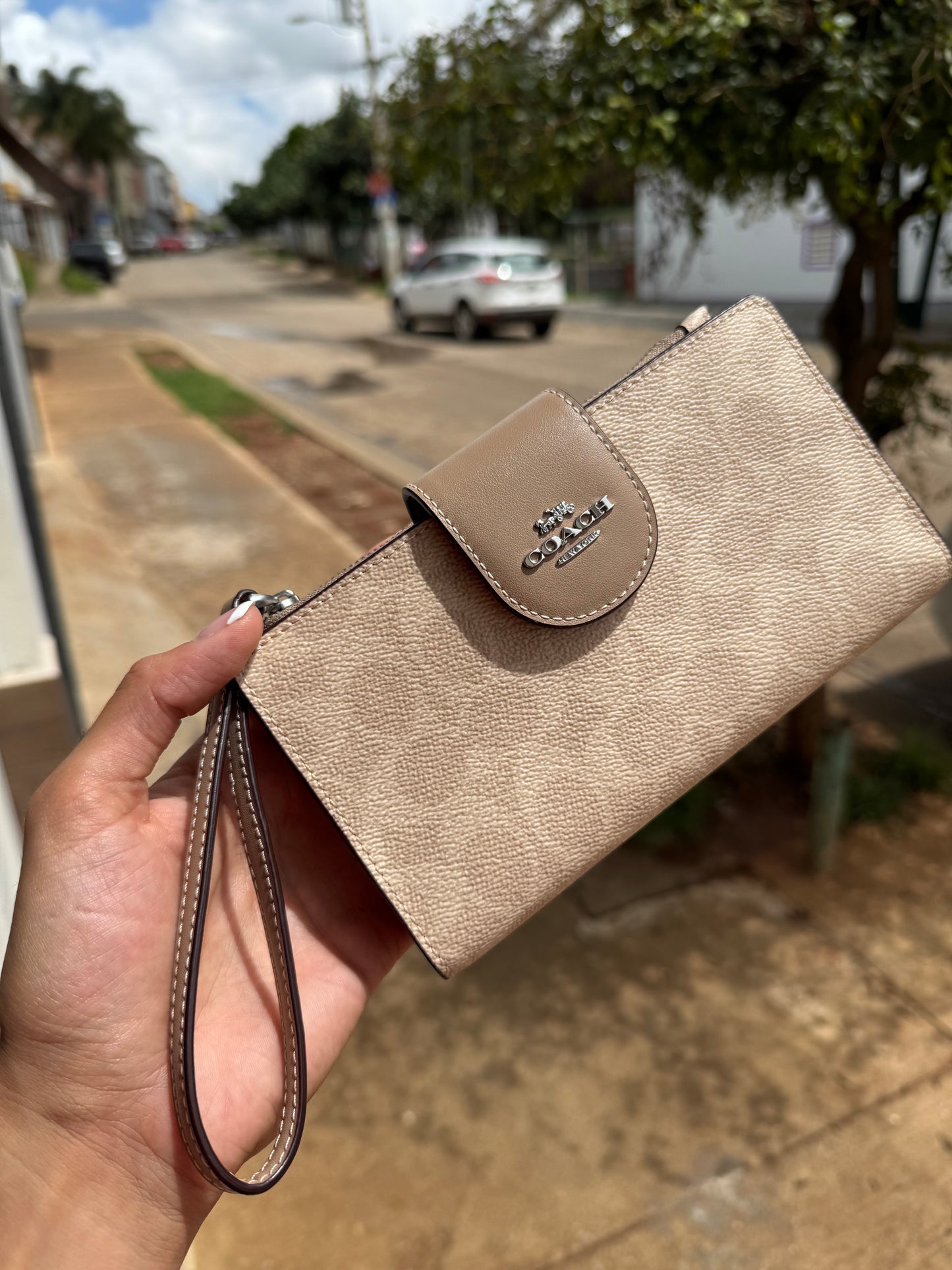 Phone Wallet COACH In Signature Canvas Silver/Sand/Taupe