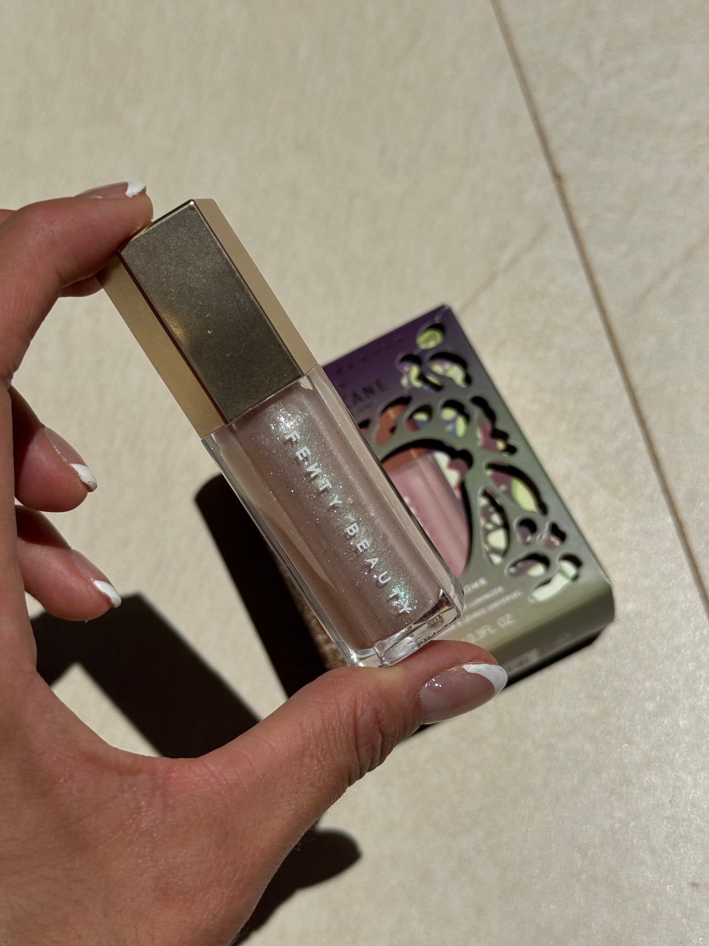 FENTY BEAUTY- Gloss Bomb Universal Lip Luminizer Tono: Morphic Melt