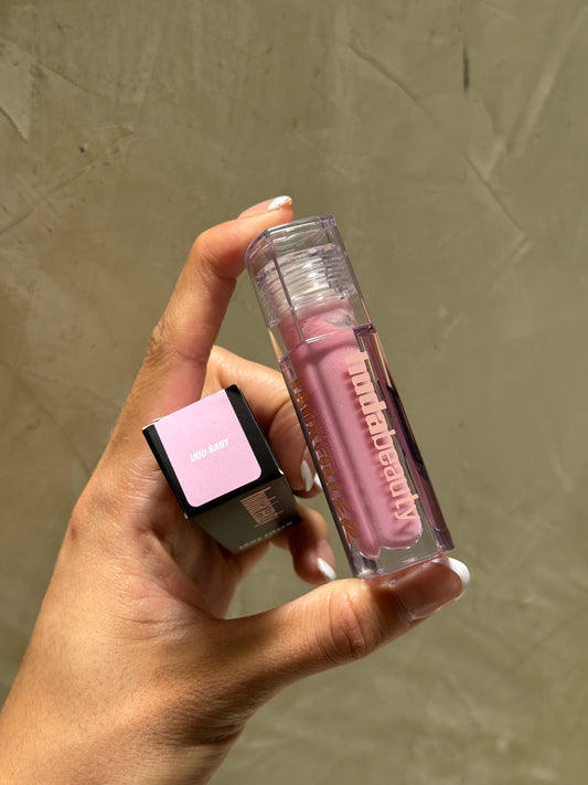 HUDA BEAUTY 
Faux Filler Shiny Non-Sticky Lip Gloss Tono- UUU-BABY