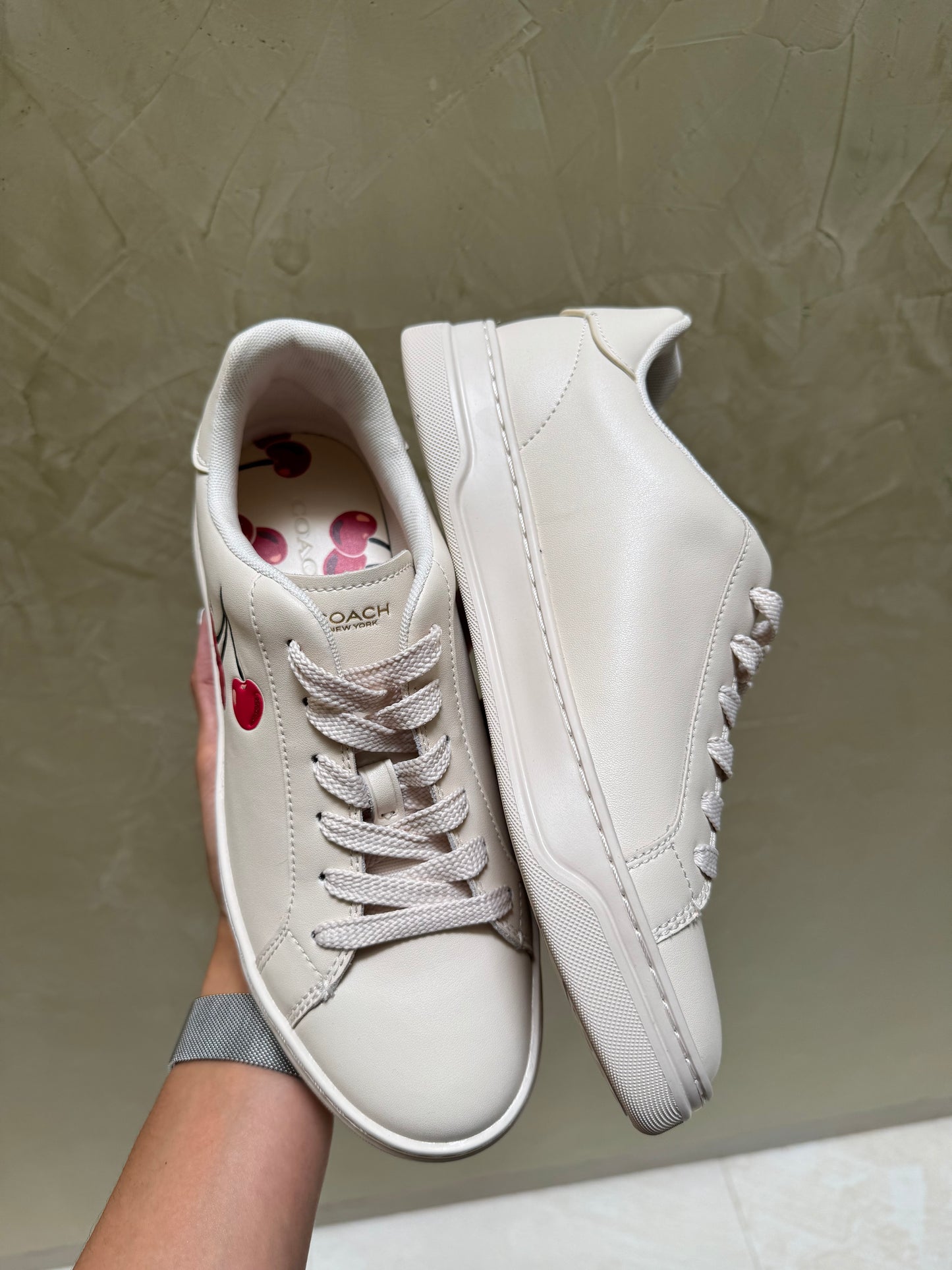 Tenis Coach CHERRY Talla 26mx (sin caja)