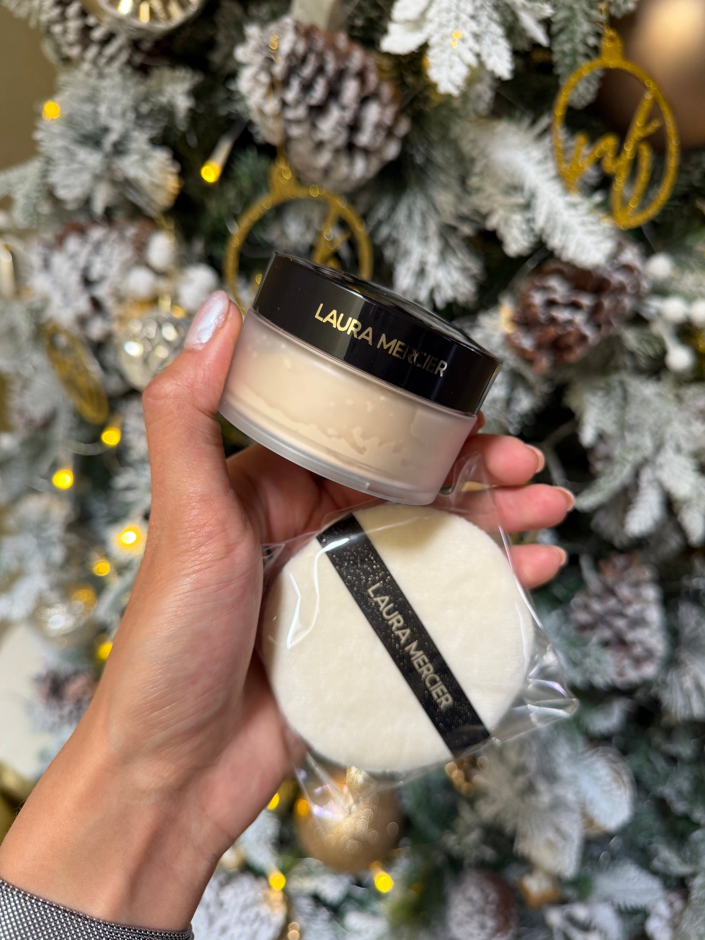Laura Mercier Indulgent Icons Translucent Loose Powder & Velour Puff Duo Gift Set
