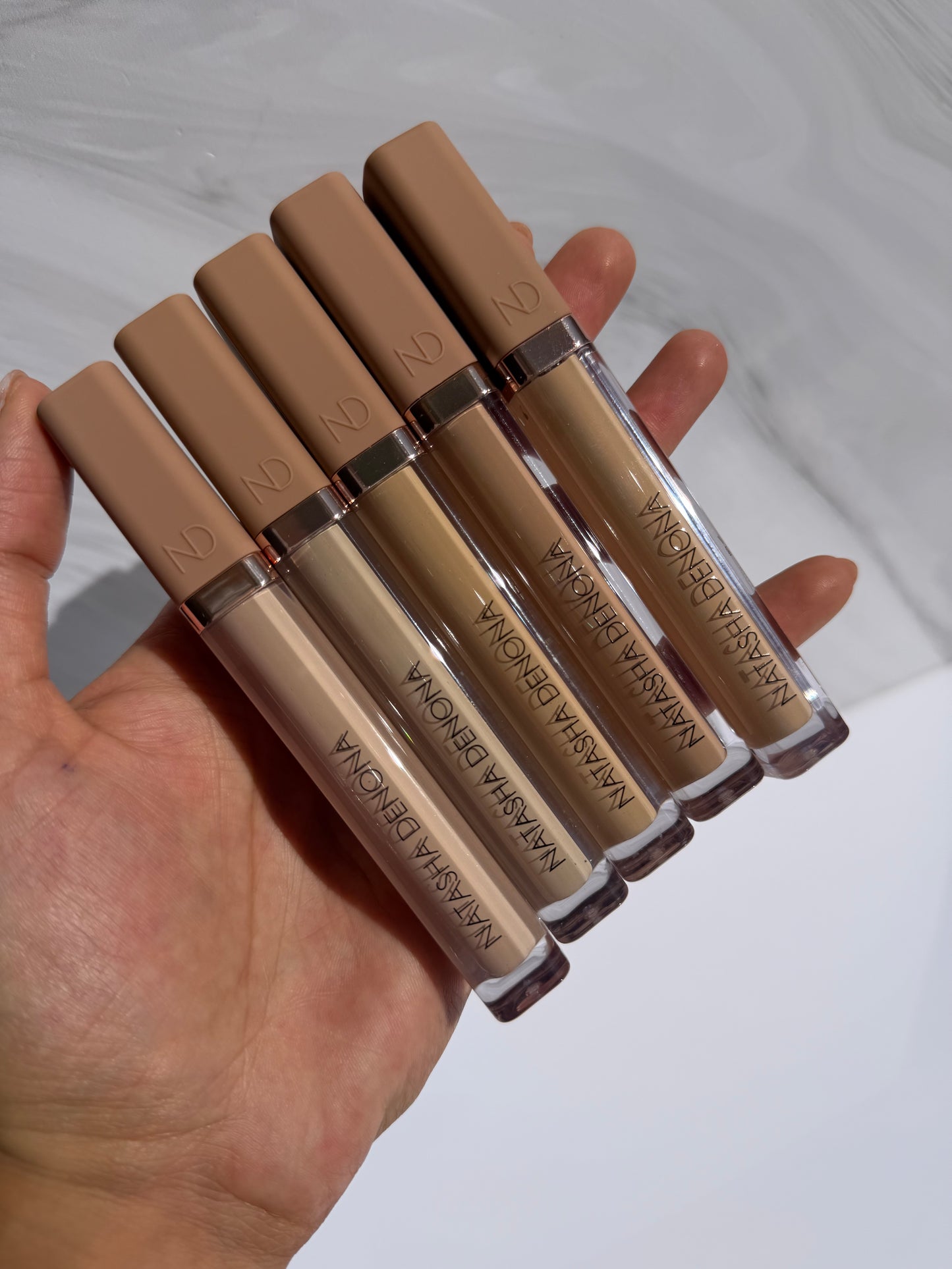 NATASHA DENONA Hy-Glam Brightening & Hydrating Medium to Full Coverage Crease Proof Serum Concealer