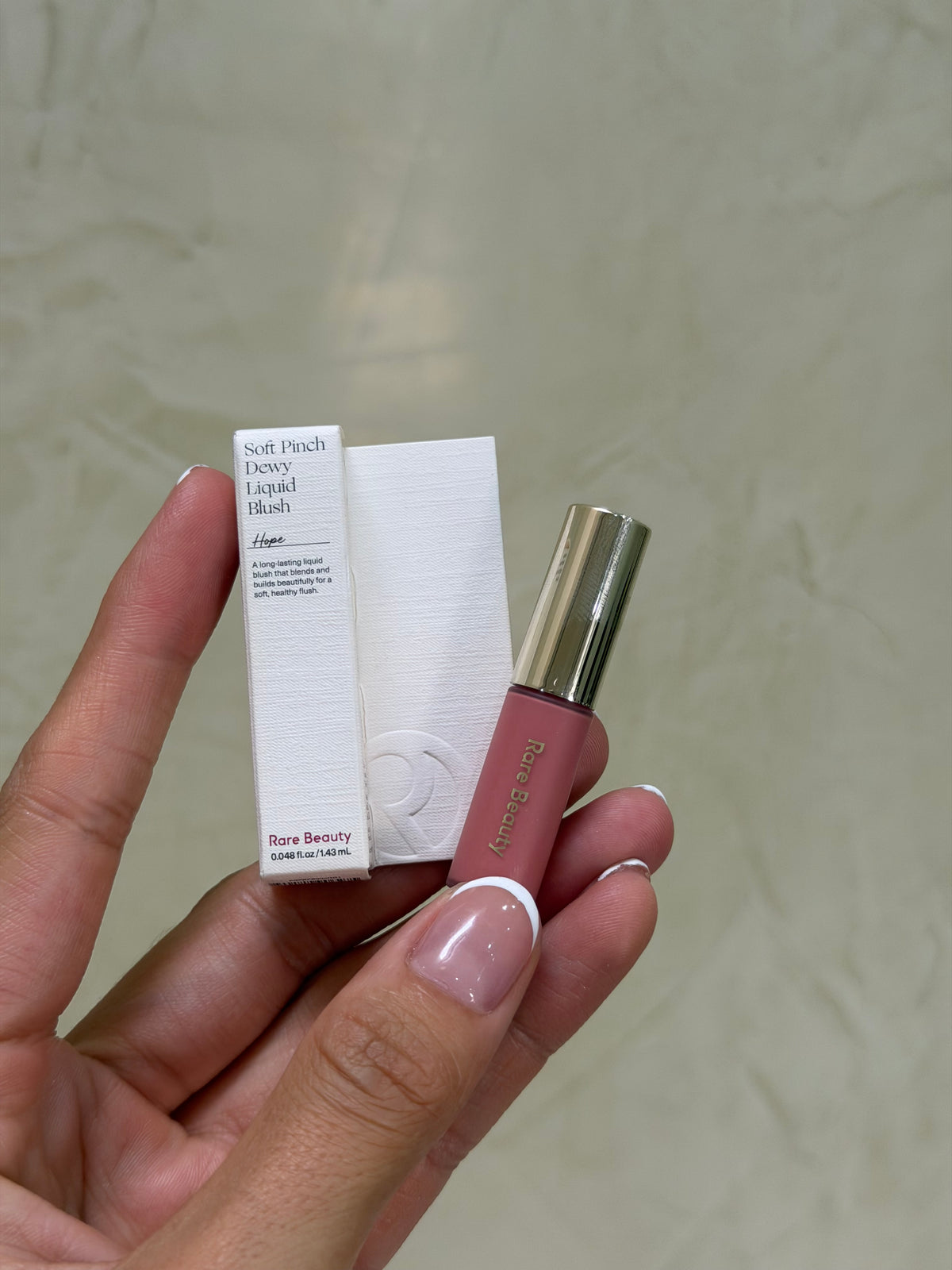 Mini blush Rare Beauty tono Hope 1.43ml