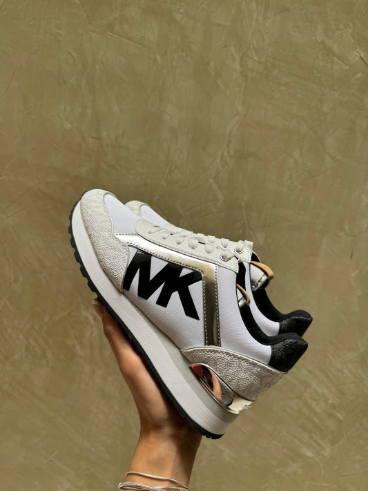 Tenis Michael Kors Blancos talla 24MX (sin caja)