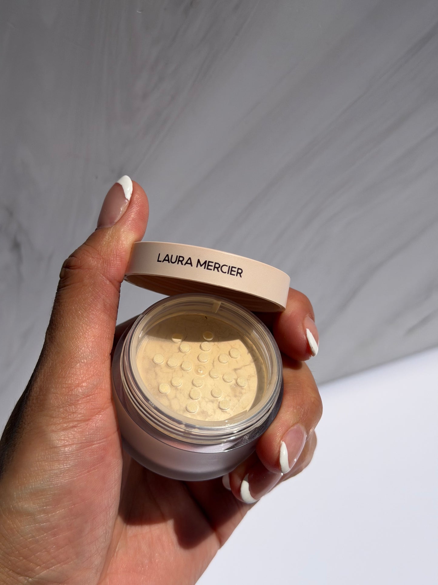 Mini Laura Mercier Ultra-Blur Talc-Free Longwearing Translucent Loose Setting Powder 6g- TRANSLUCENT (Sin Caja)