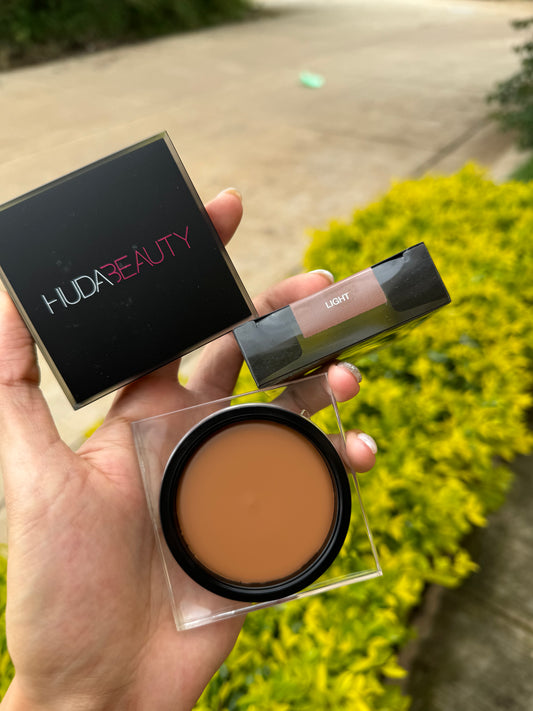 TANTOUR Contour & Bronzer Cream HUDA BEAUTY tono LIGHT