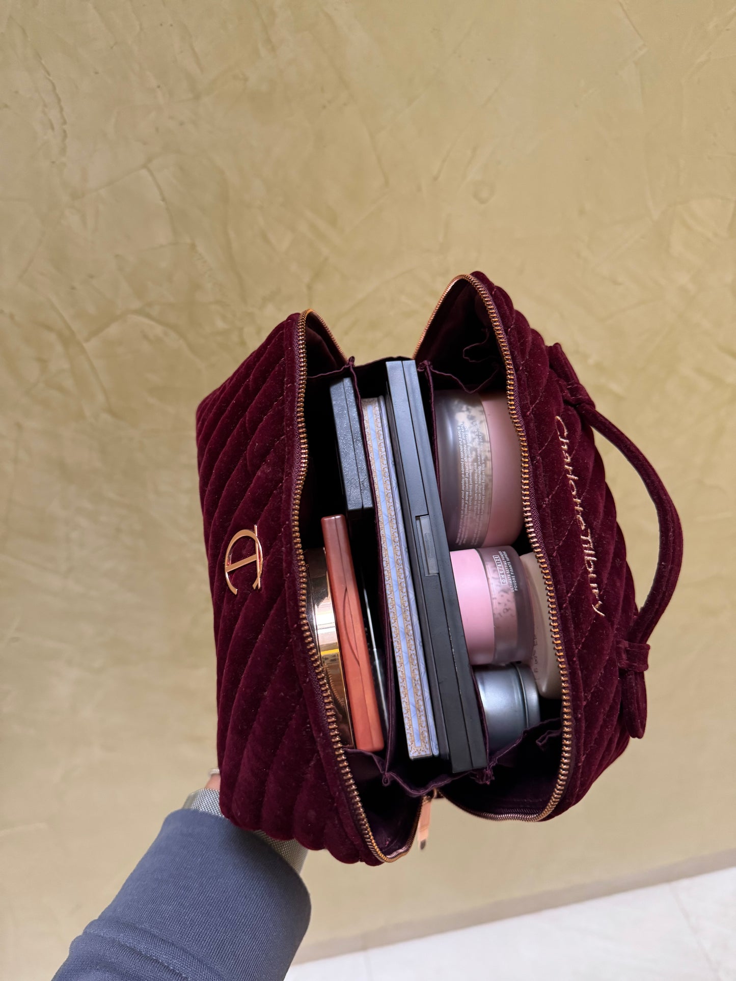 MAKEUP BAG OF DREAMS - Charlotte Tilbury Cosmetiquera