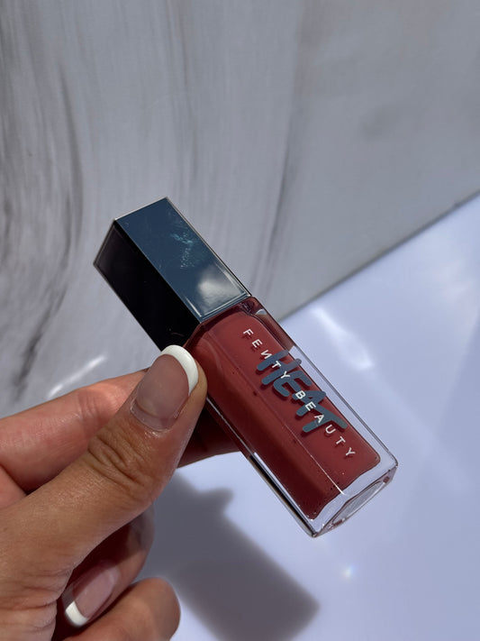 Gloss HEAT Fenty Beauty Lip Plumper Tono- FU$$Y HEAT (sin caja)
