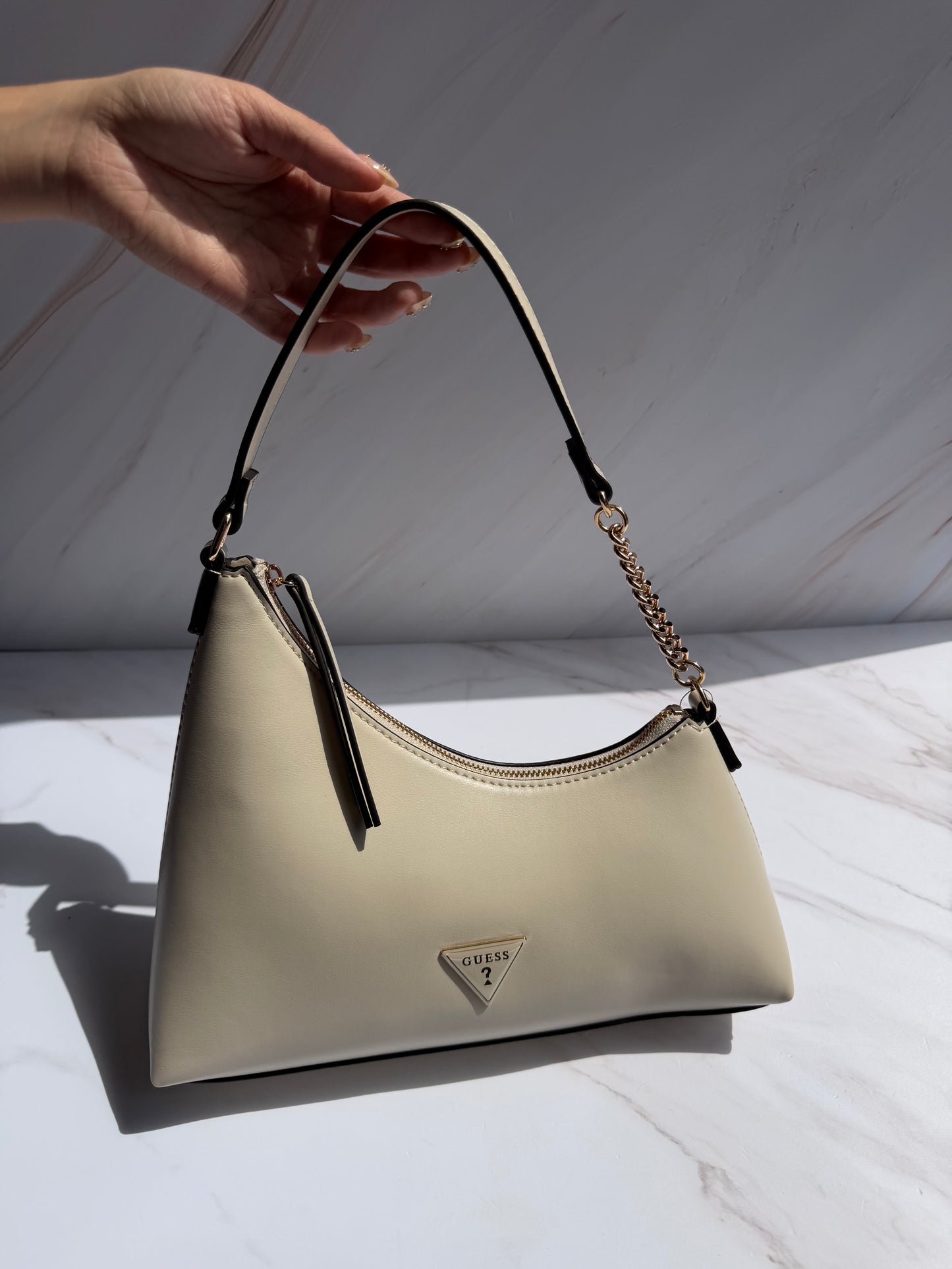 Shoulder Bag GUESS- Color Crema chica