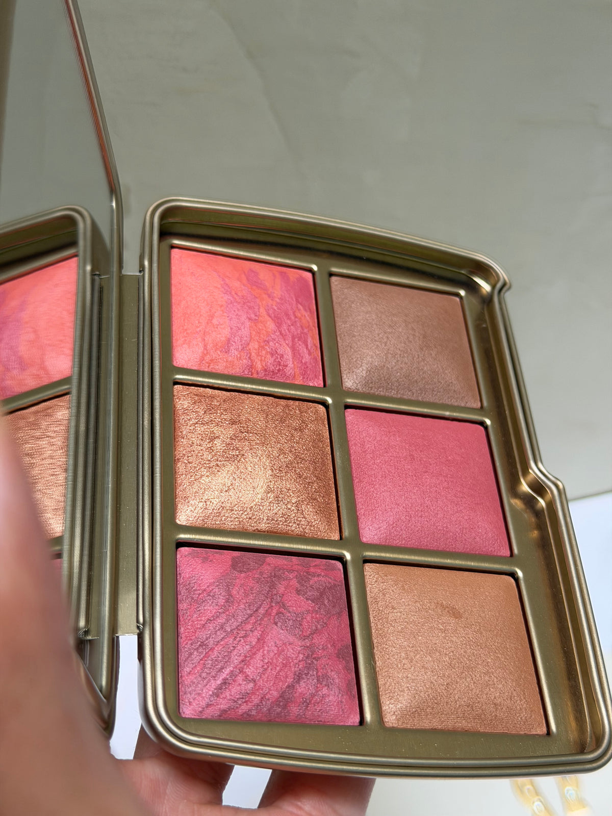 Hourglass Ambient Lighting Edit Unlocked Palette LUCK