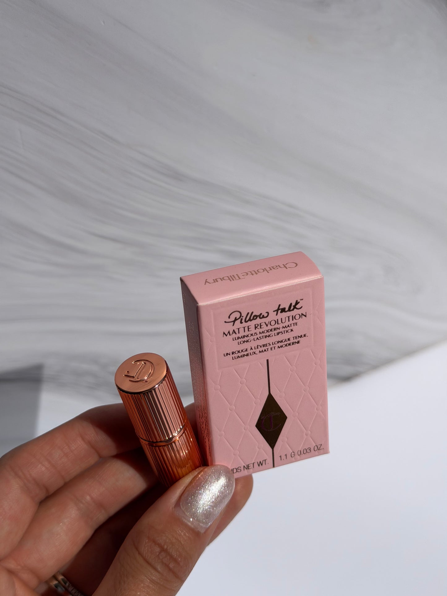 Mini Charlotte Tilbury Matte Revolution Hydrating Lipstick Tono- Pillow Talk Medium