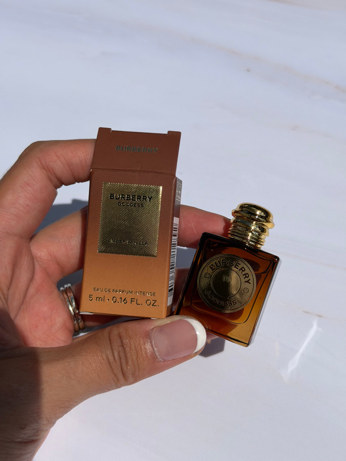 Burberry- Goddess Amber Vanilla Eau de Parfum Intense with Maple Syrup & Amber 5ml