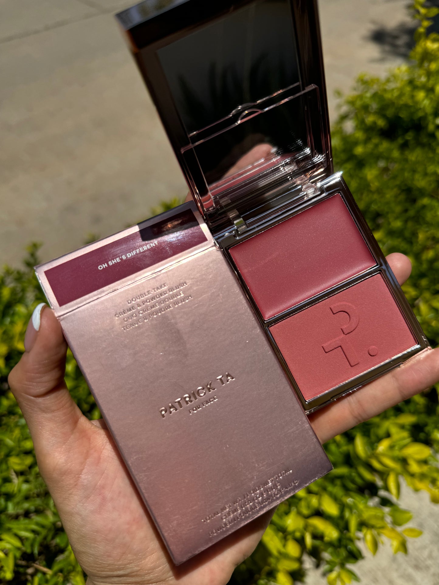 Double Take Crème & Powder Blush Patrick Ta OH SHE’S DIFFERENT