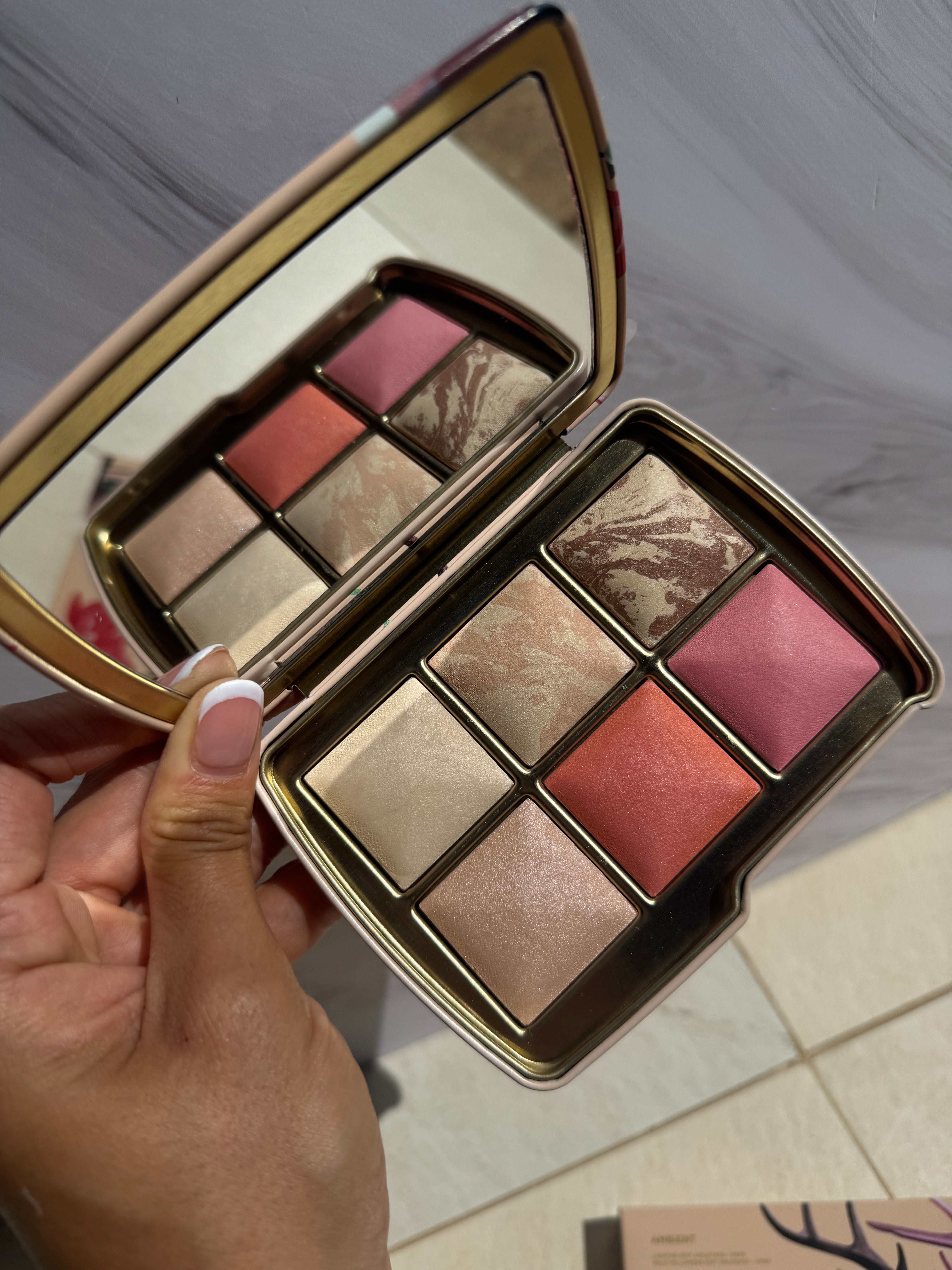 Hourglass Ambient Lighting Edit Unlocked DEER Palette – NF Cosmetics