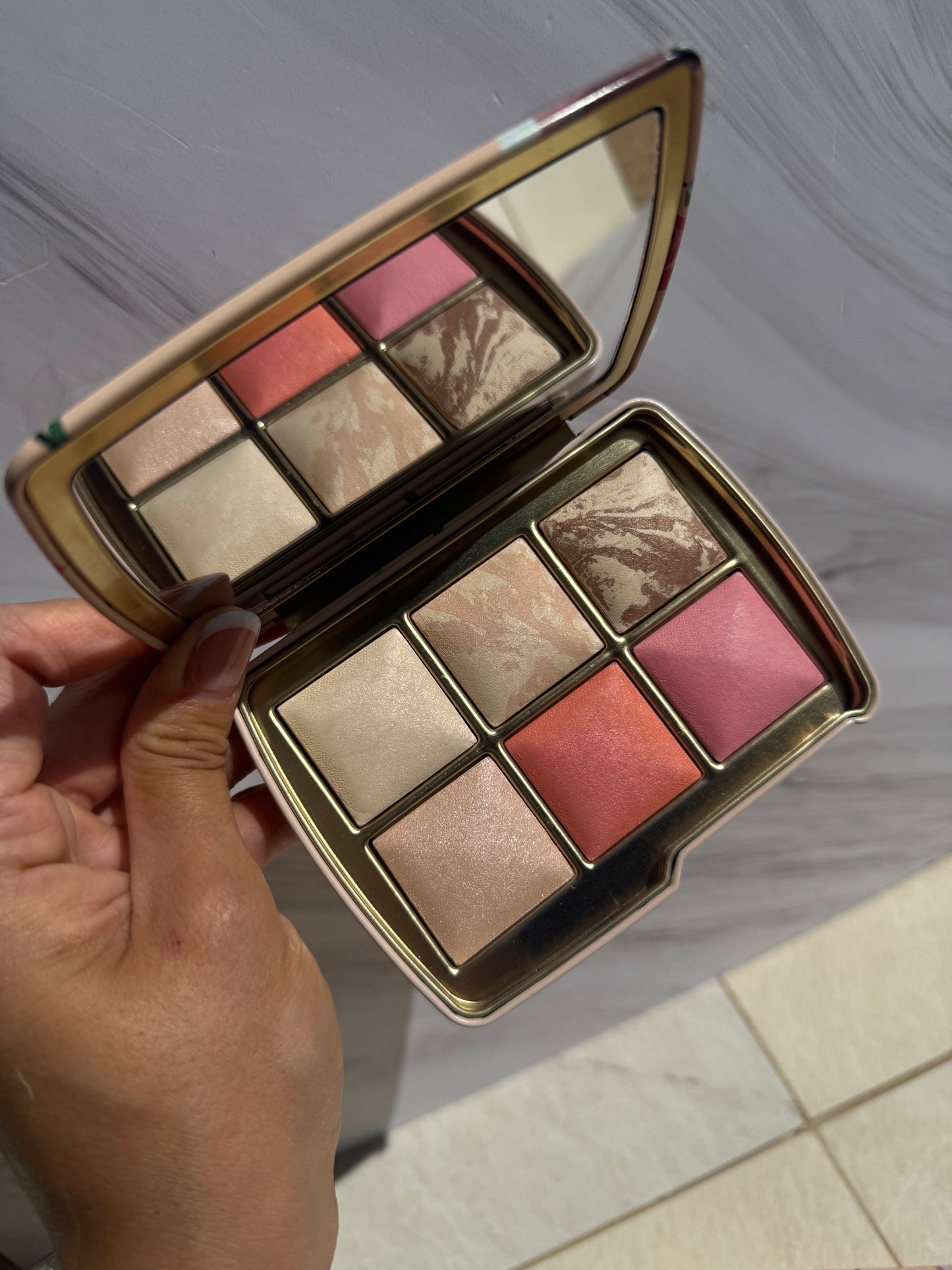 Hourglass Ambient Lighting Edit Unlocked DEER Palette