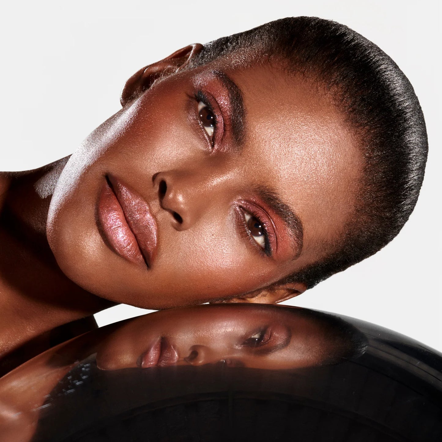 Haus Labs-Bio-Radiant™ Glassy Highlighter Balm
Tono-Glassy Pink Opal