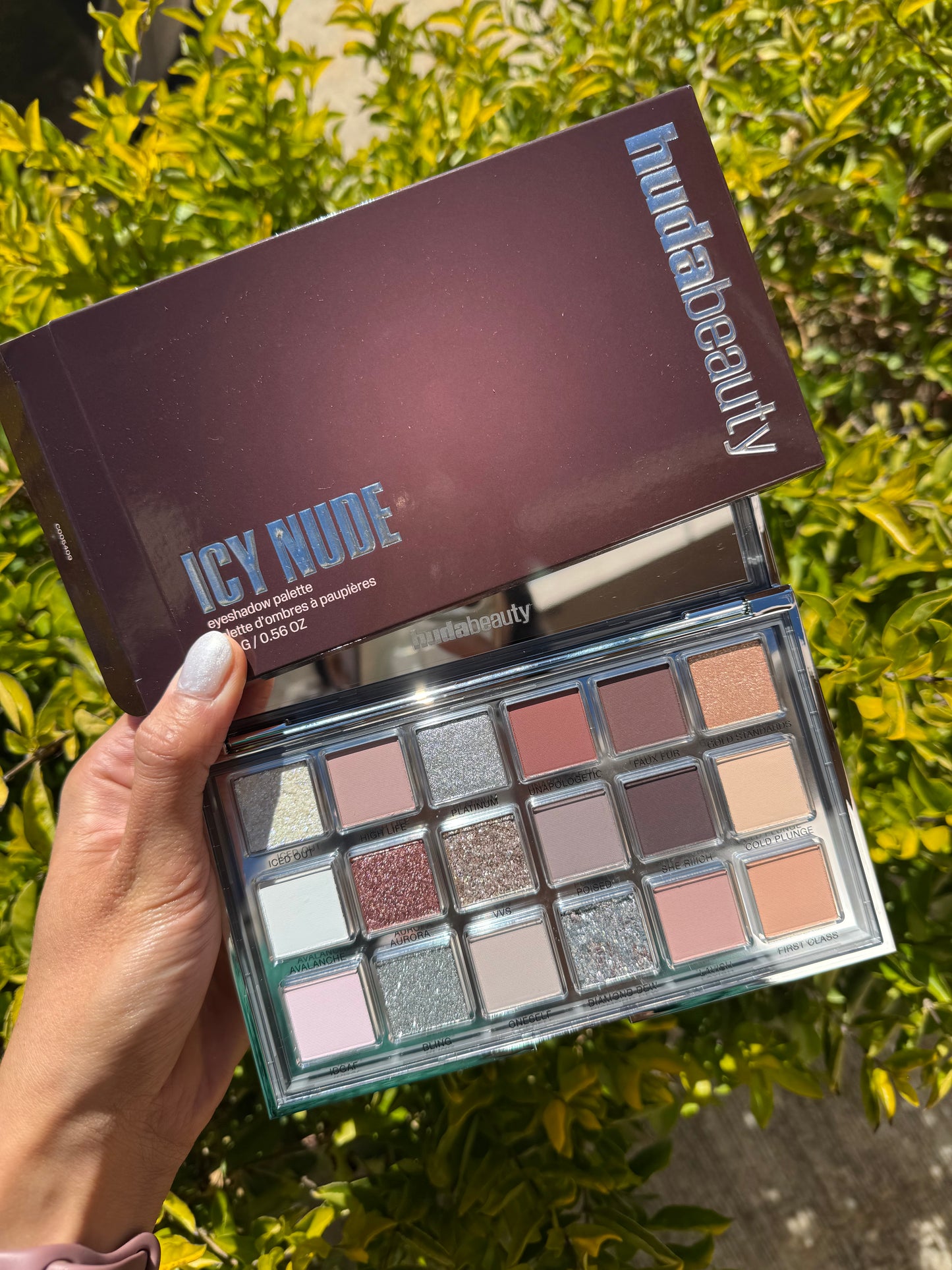 Icy Nude palette Huda Beauty