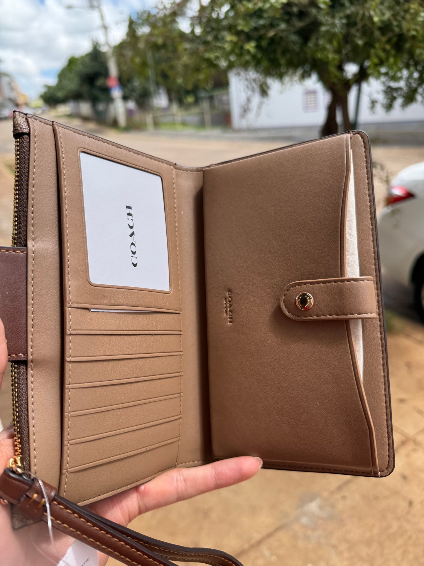 Phone Wallet COACH In Signature Canvas Gold/Tan/Brown