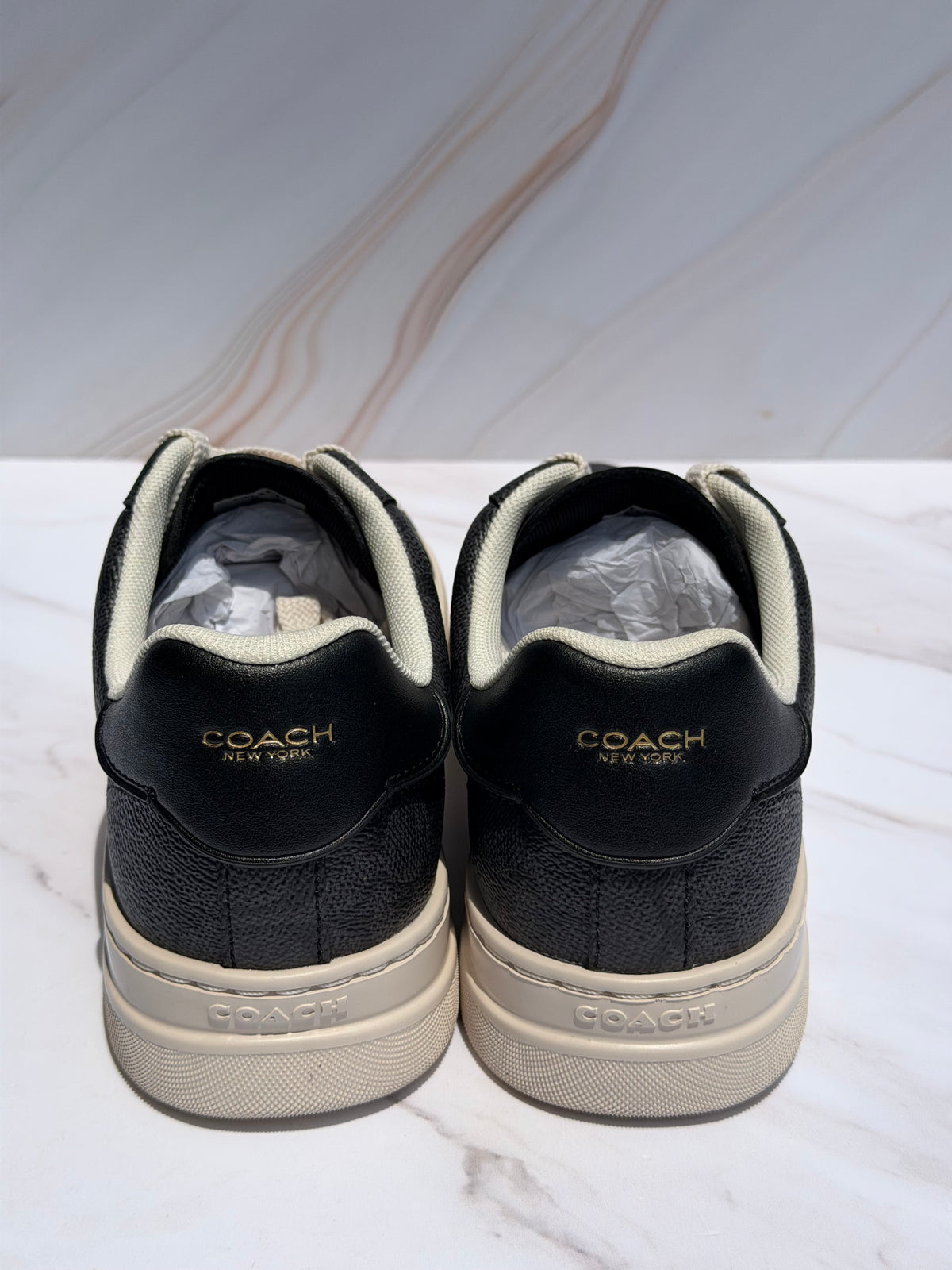 Tenis COACH talla 24mx negros con logo